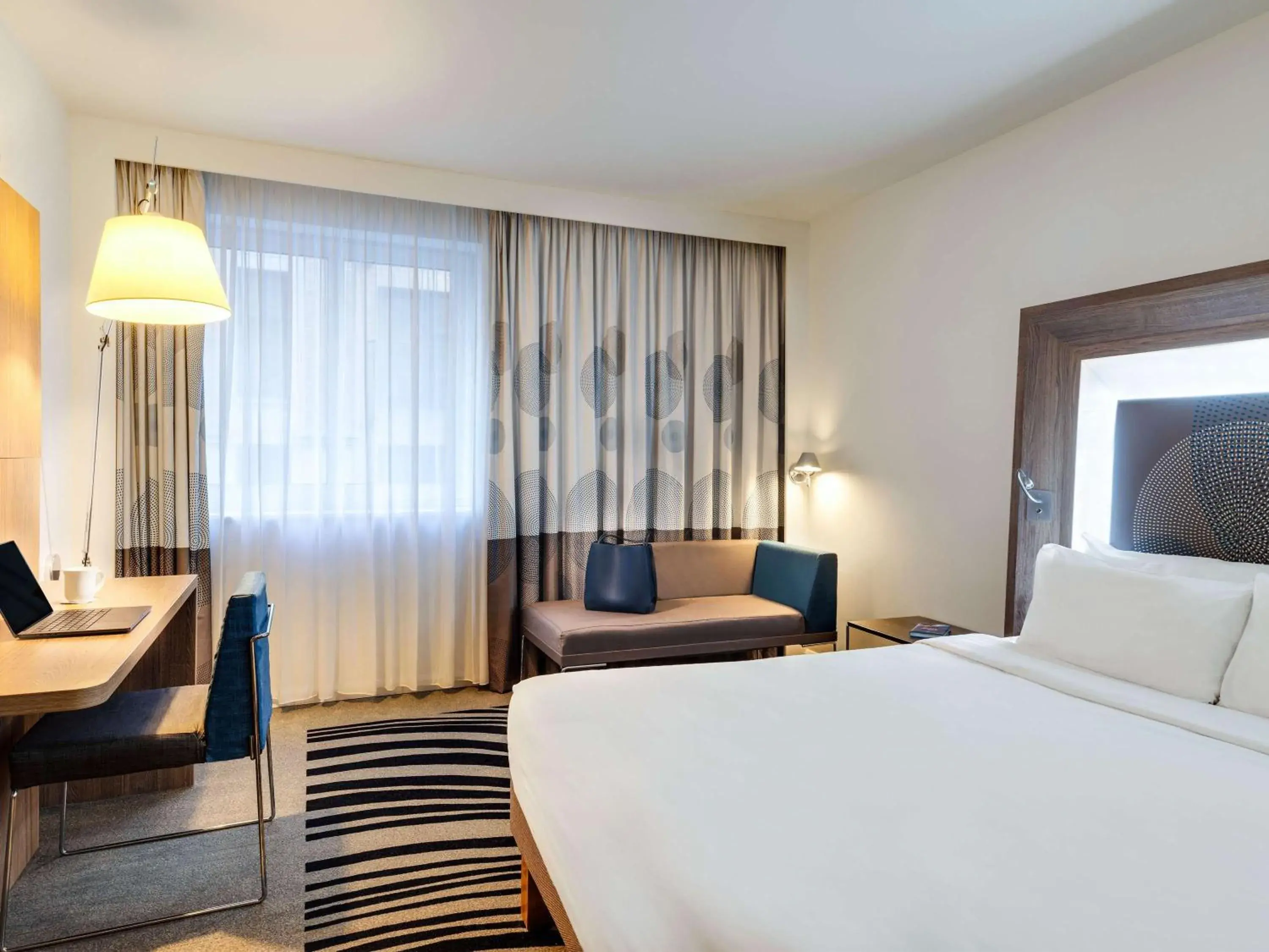 Standard Room with Queen Size Bed in Novotel London Tower Bridge Standard Room with Queen Size Bed in Novotel London Tower Bridge