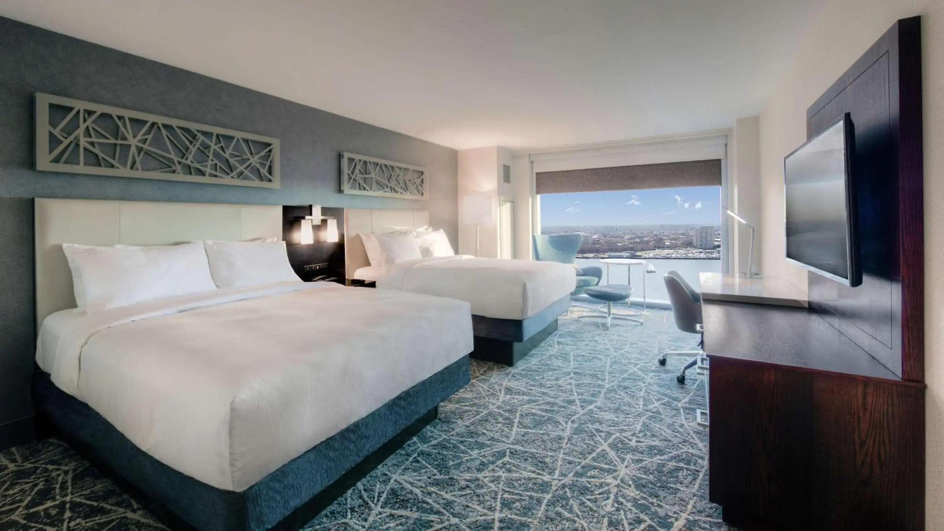 Queen Room with Two Queen Beds and River View in Hilton Norfolk The Main Queen Room with Two Queen Beds and River View in Hilton Norfolk The Main