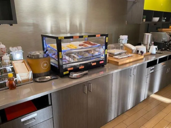 Breakfast in Home2 Suites by Hilton Roanoke