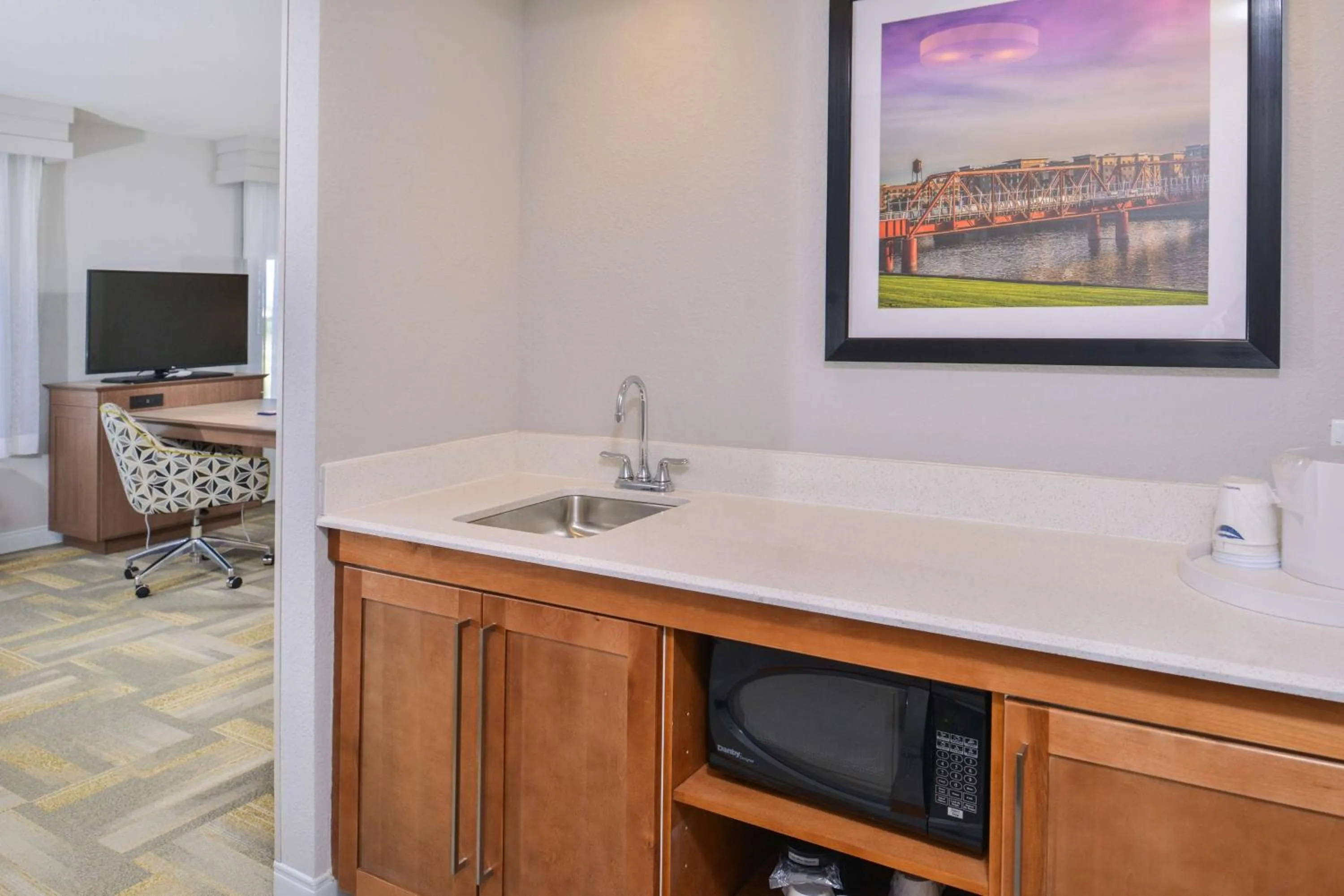 Kitchen or kitchenette in Hampton Inn and Suites Altoona-Des Moines by Hilton