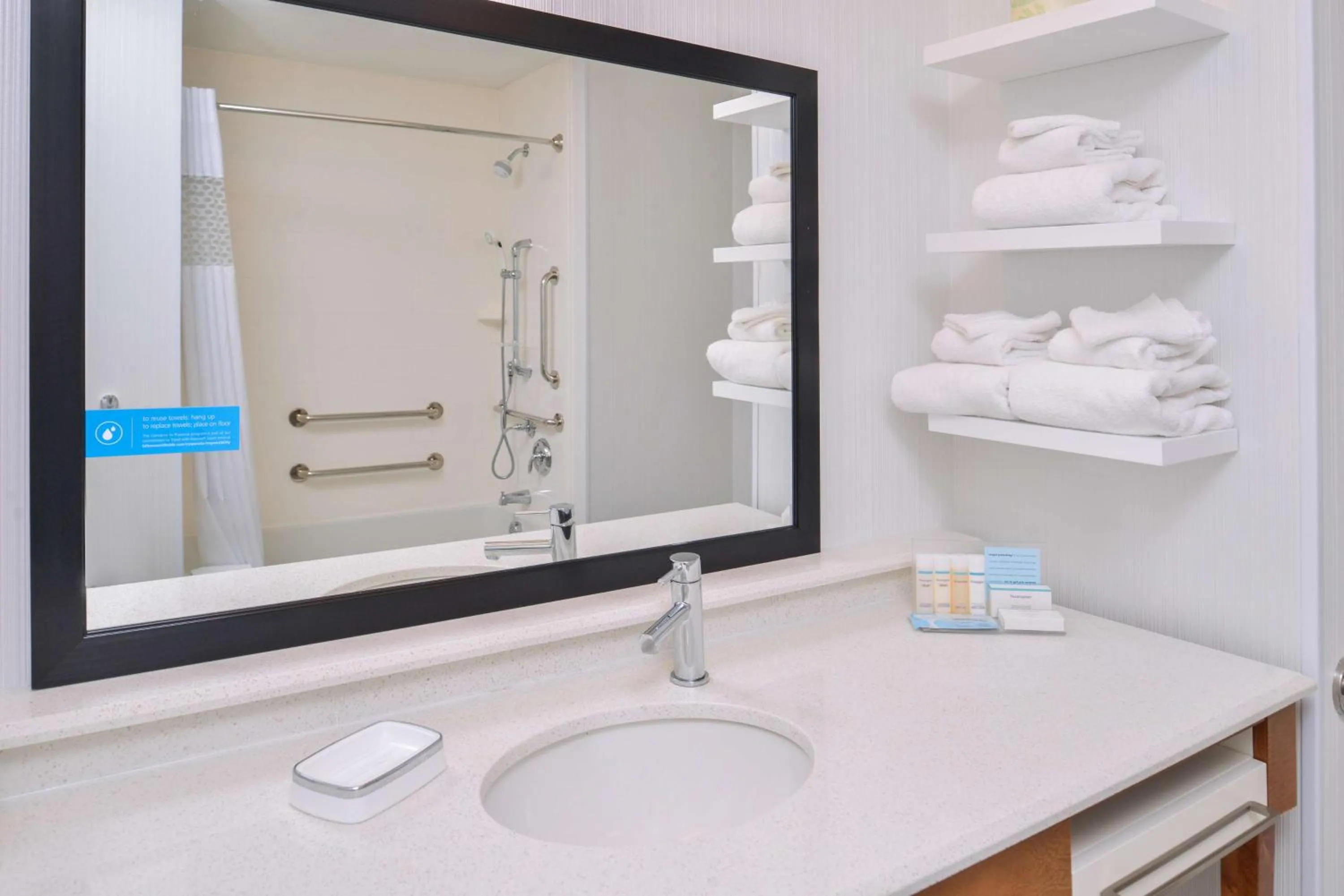 Bathroom in Hampton Inn and Suites Altoona-Des Moines by Hilton