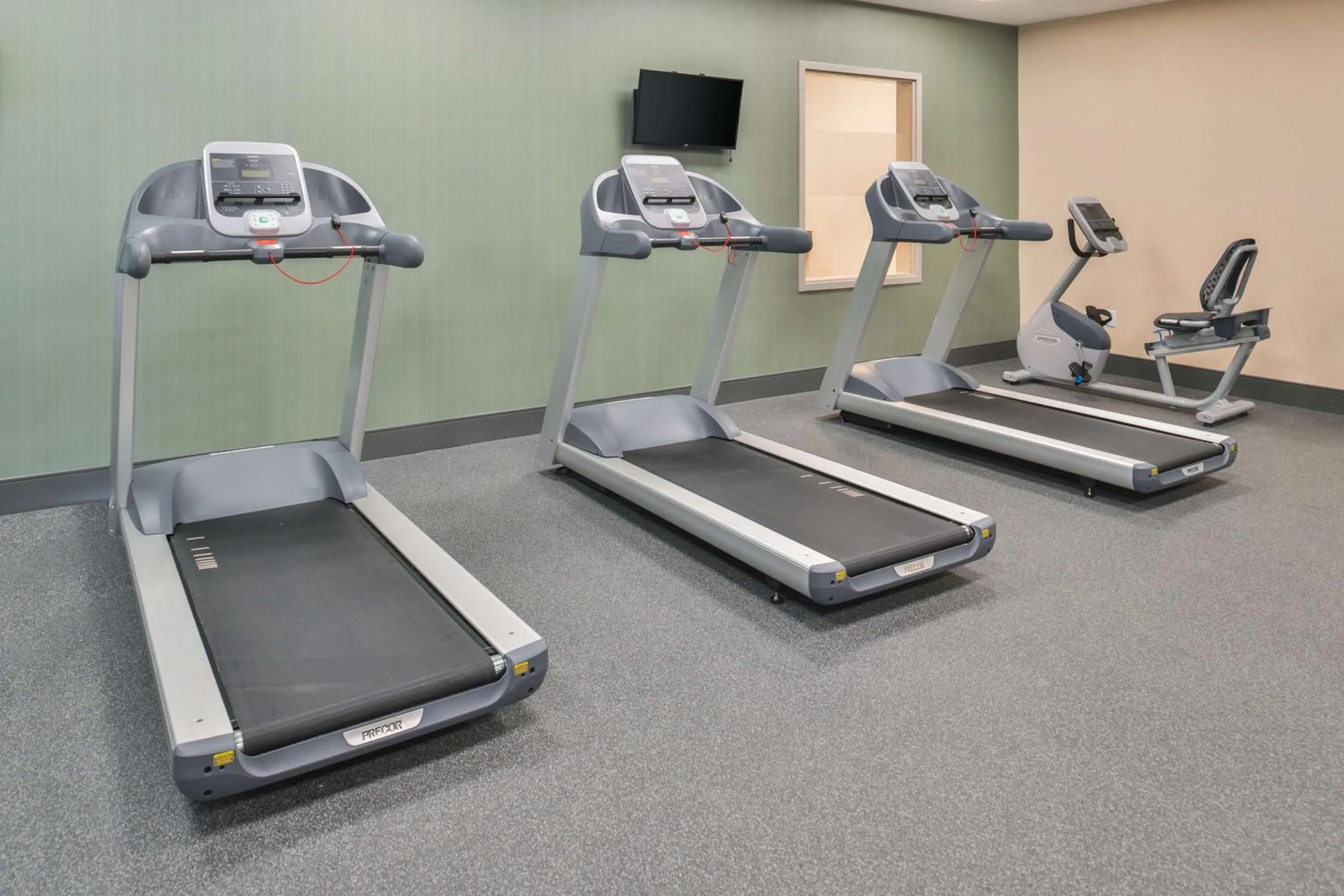 Fitness centre/facilities in Hampton Inn and Suites Altoona-Des Moines by Hilton