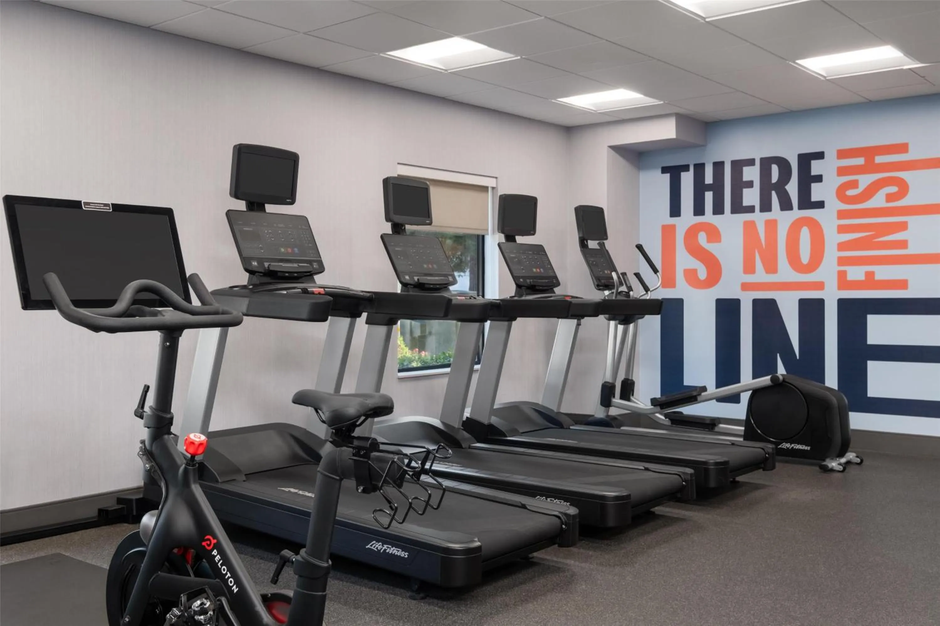 Fitness centre/facilities in Hampton Inn by Hilton Turlock