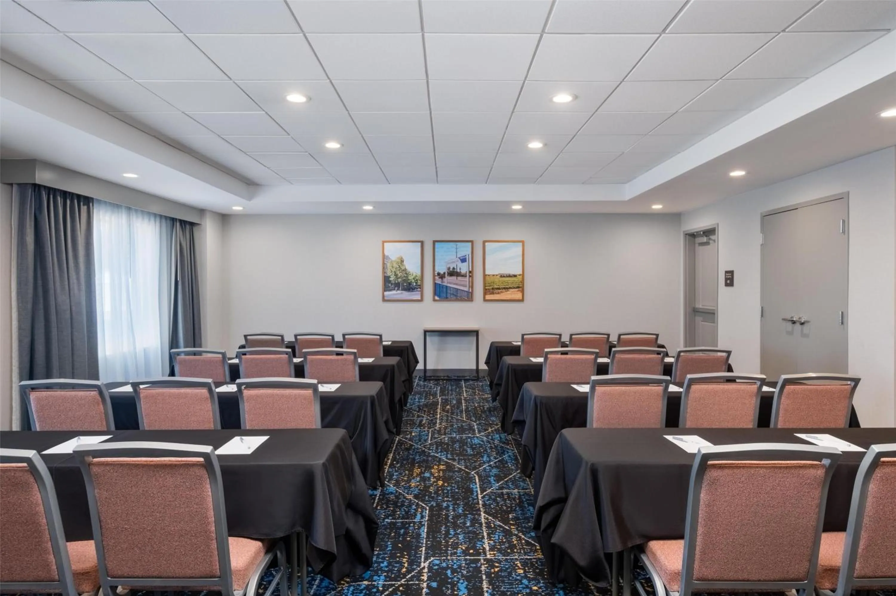 Meeting/conference room in Hampton Inn by Hilton Turlock
