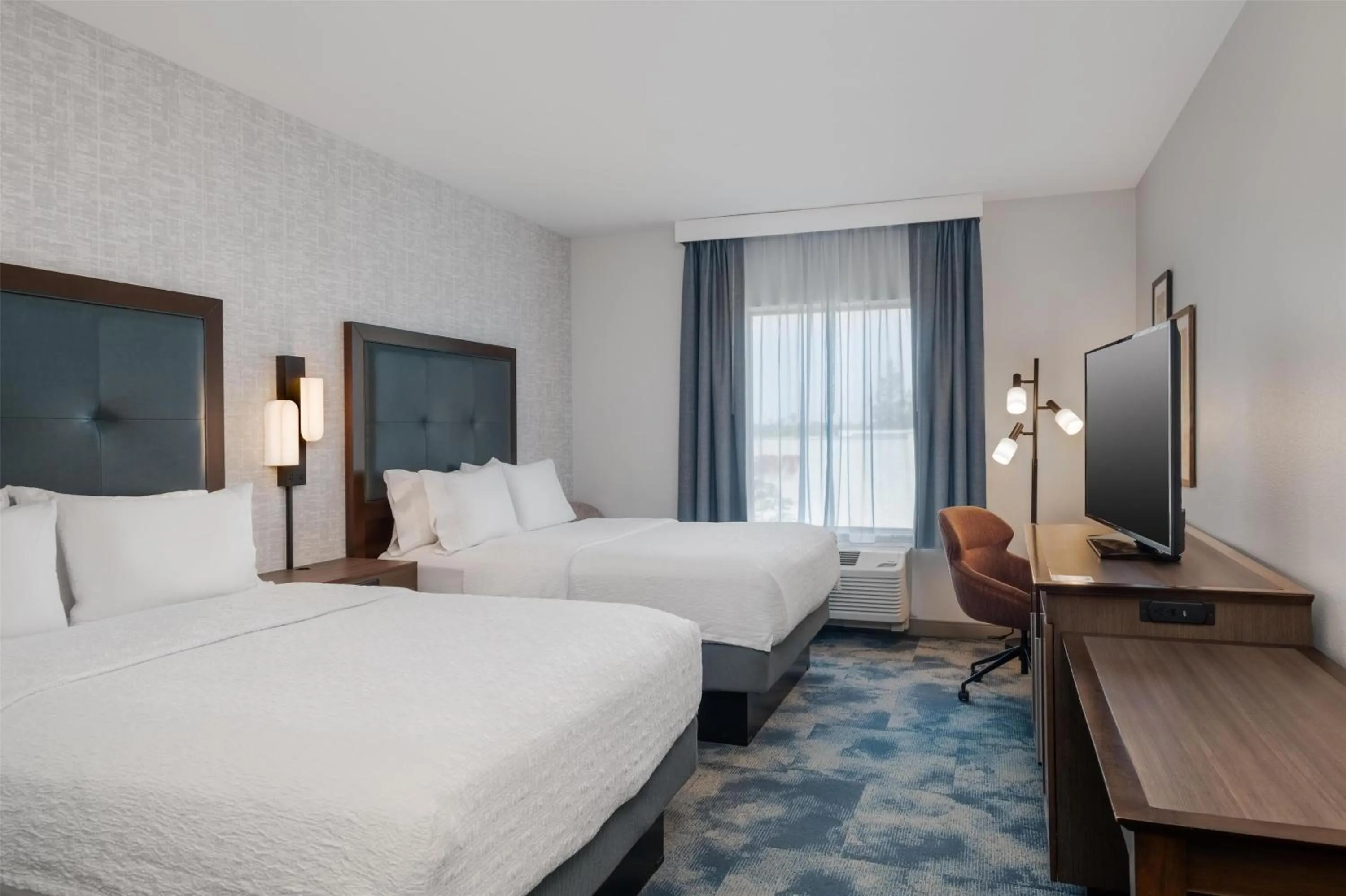 Bed in Hampton Inn by Hilton Turlock