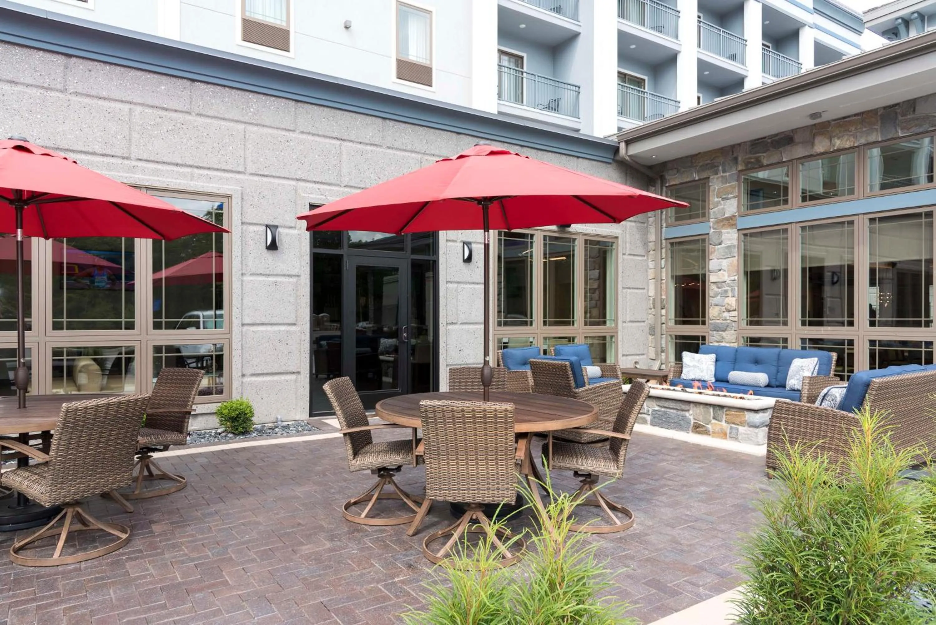 Patio in Hilton Garden Inn Grand Rapids East