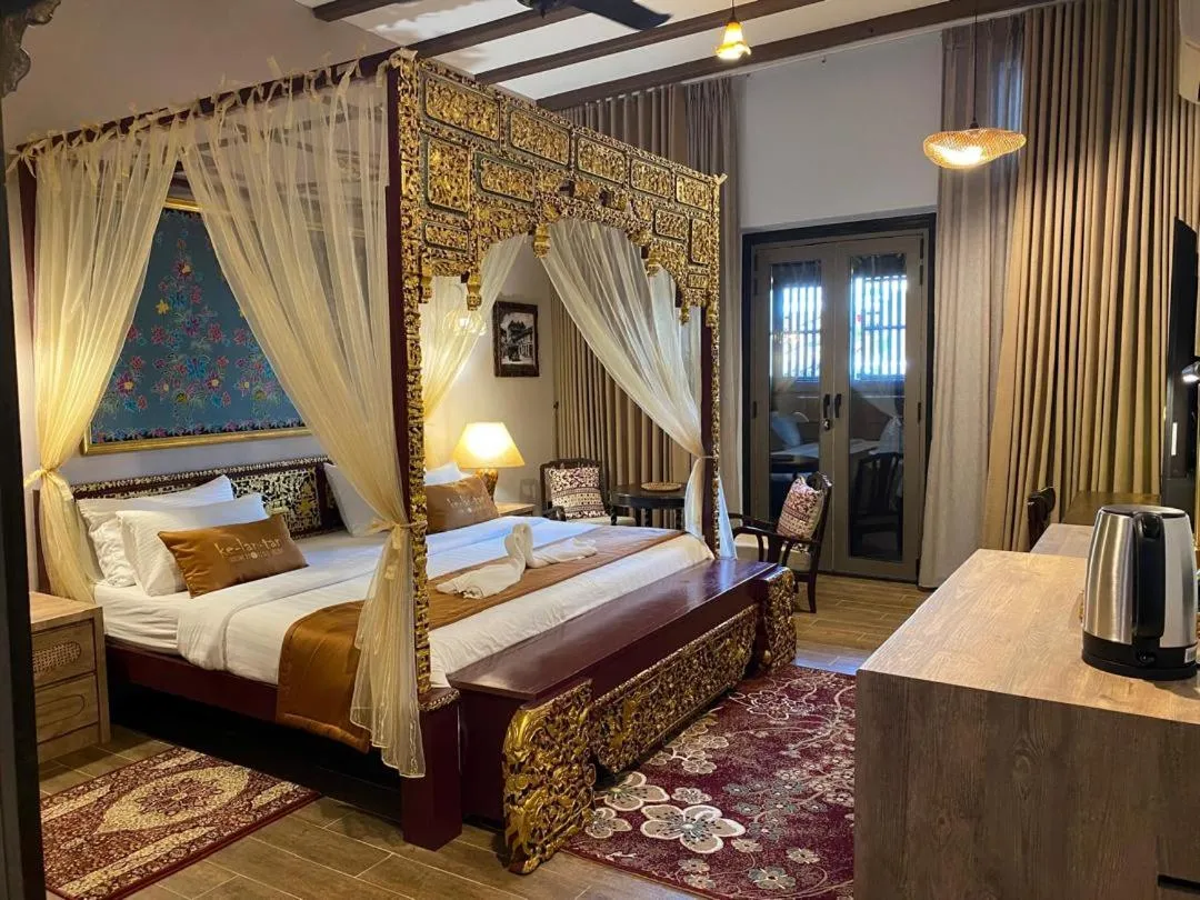 Bedroom, Bed in ke-lan-tan House