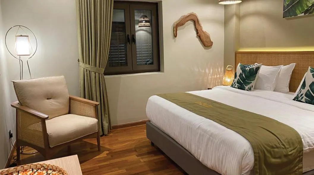 Bedroom, Bed in ke-lan-tan House