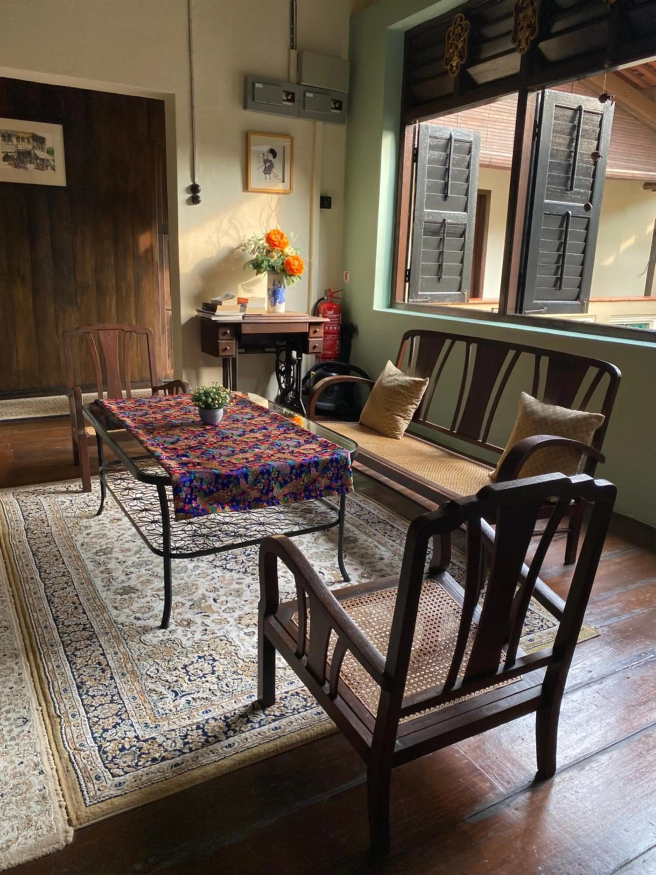 Seating area in ke-lan-tan House