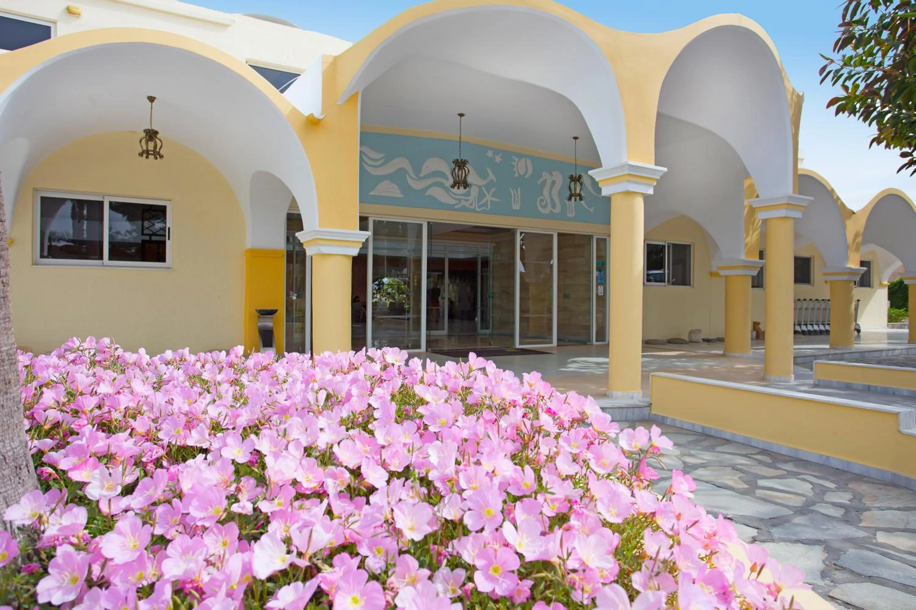 Facade/entrance in Eurovillage Achilleas Hotel