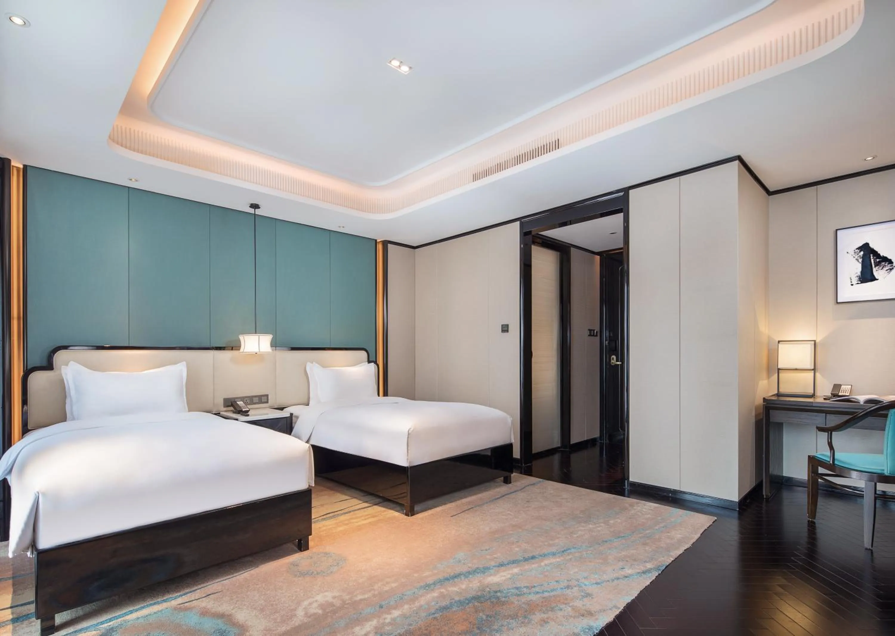 Photo of the whole room, Bed in voco - Hangzhou Binjiang Minghao by IHG