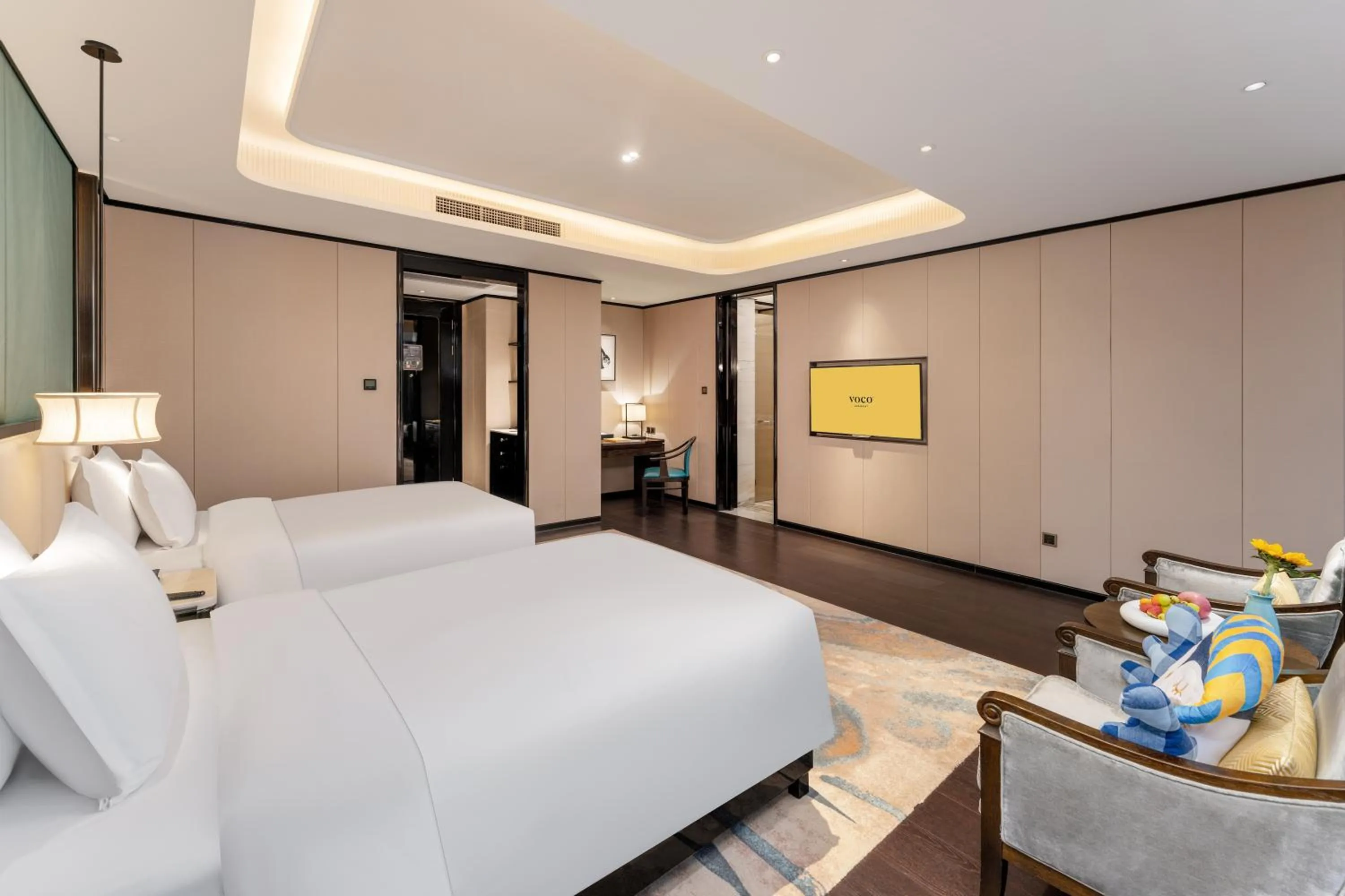 Photo of the whole room, Bed in voco - Hangzhou Binjiang Minghao by IHG