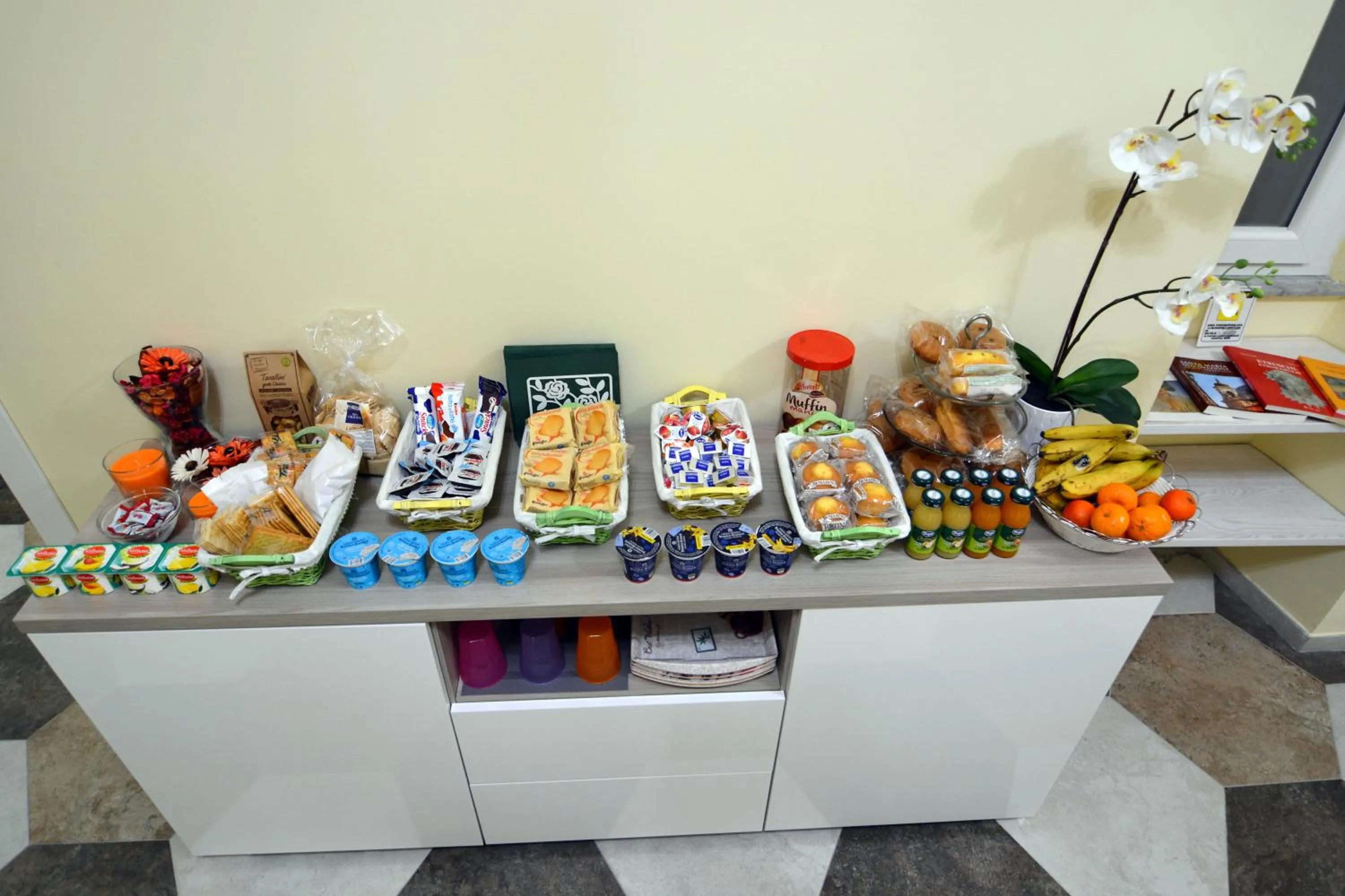 Food in Residence Stendhal Guest House