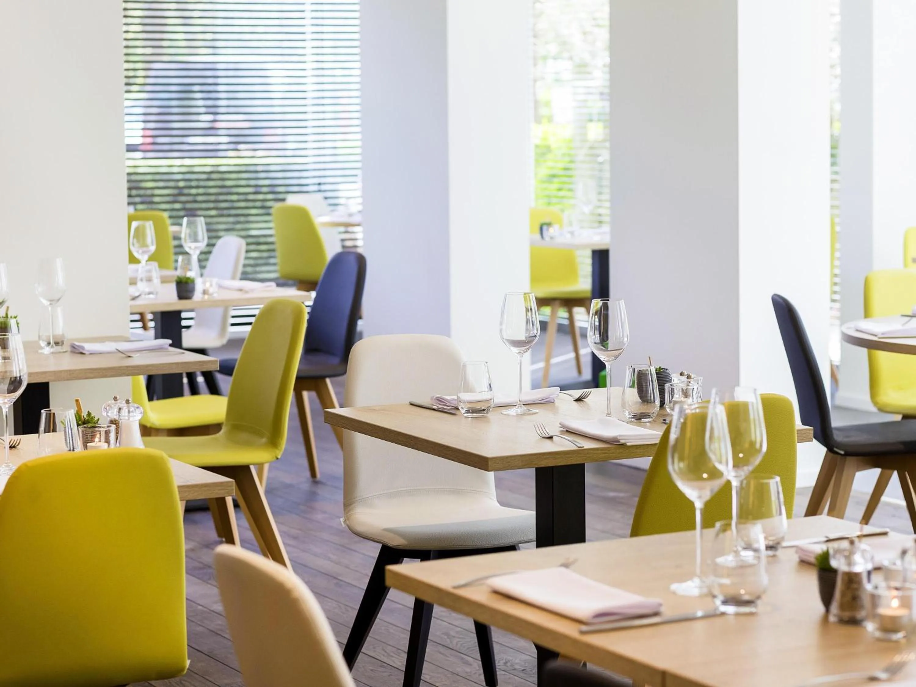 Restaurant/places to eat in ibis Styles Kortrijk Expo