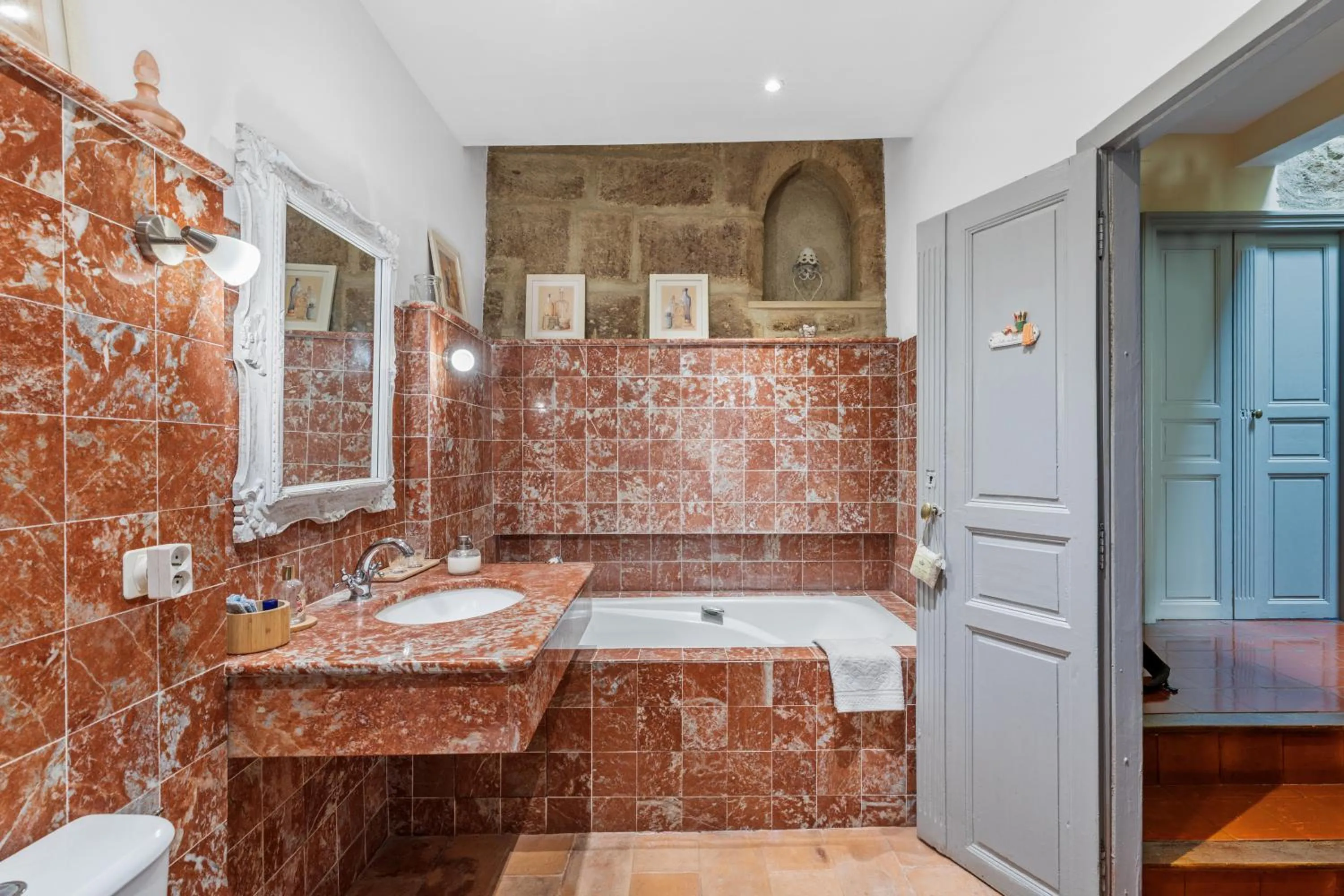 Bathroom in L'ORANGERIE Chambres d'hotes de charme