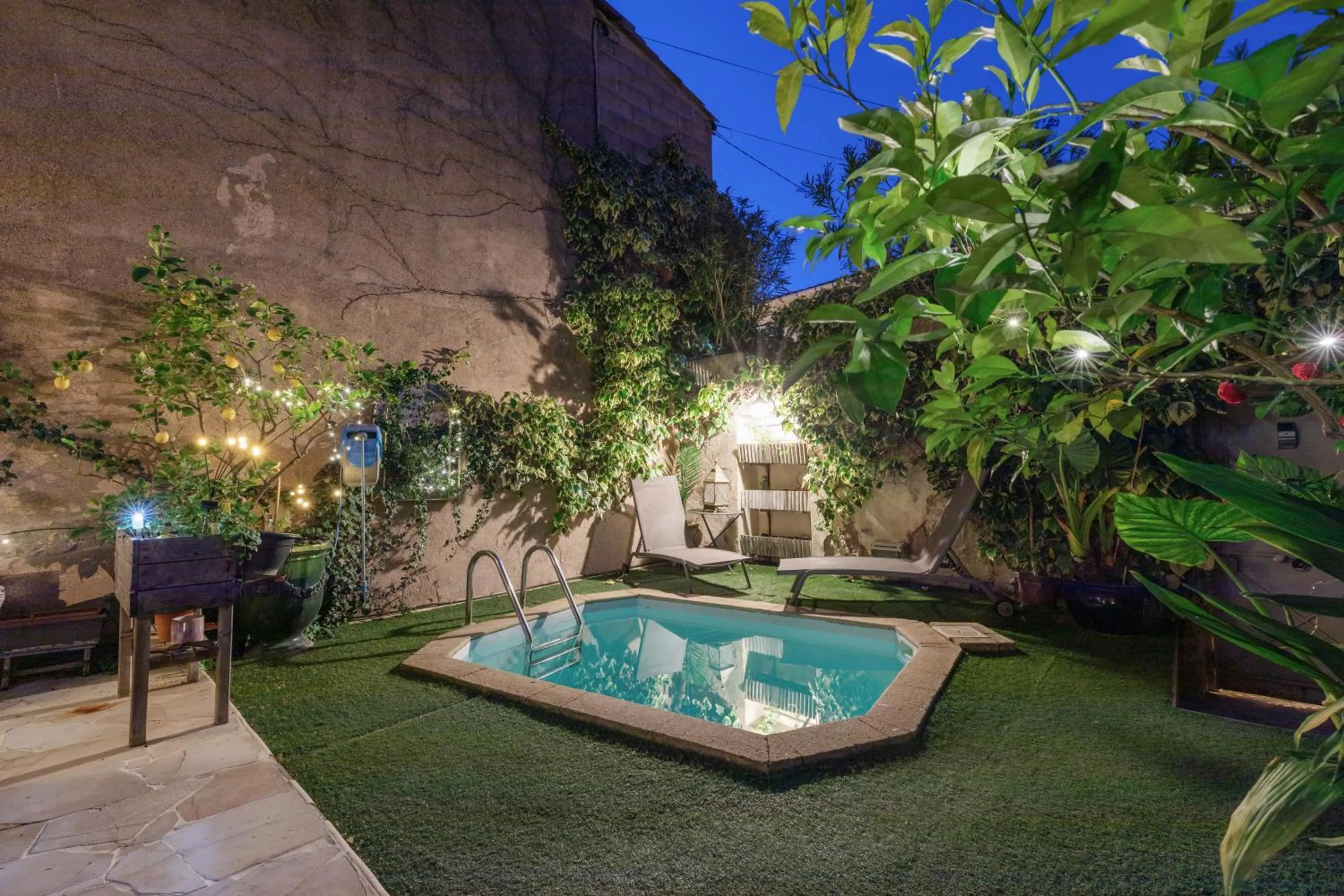 Swimming pool in L'ORANGERIE Chambres d'hotes de charme
