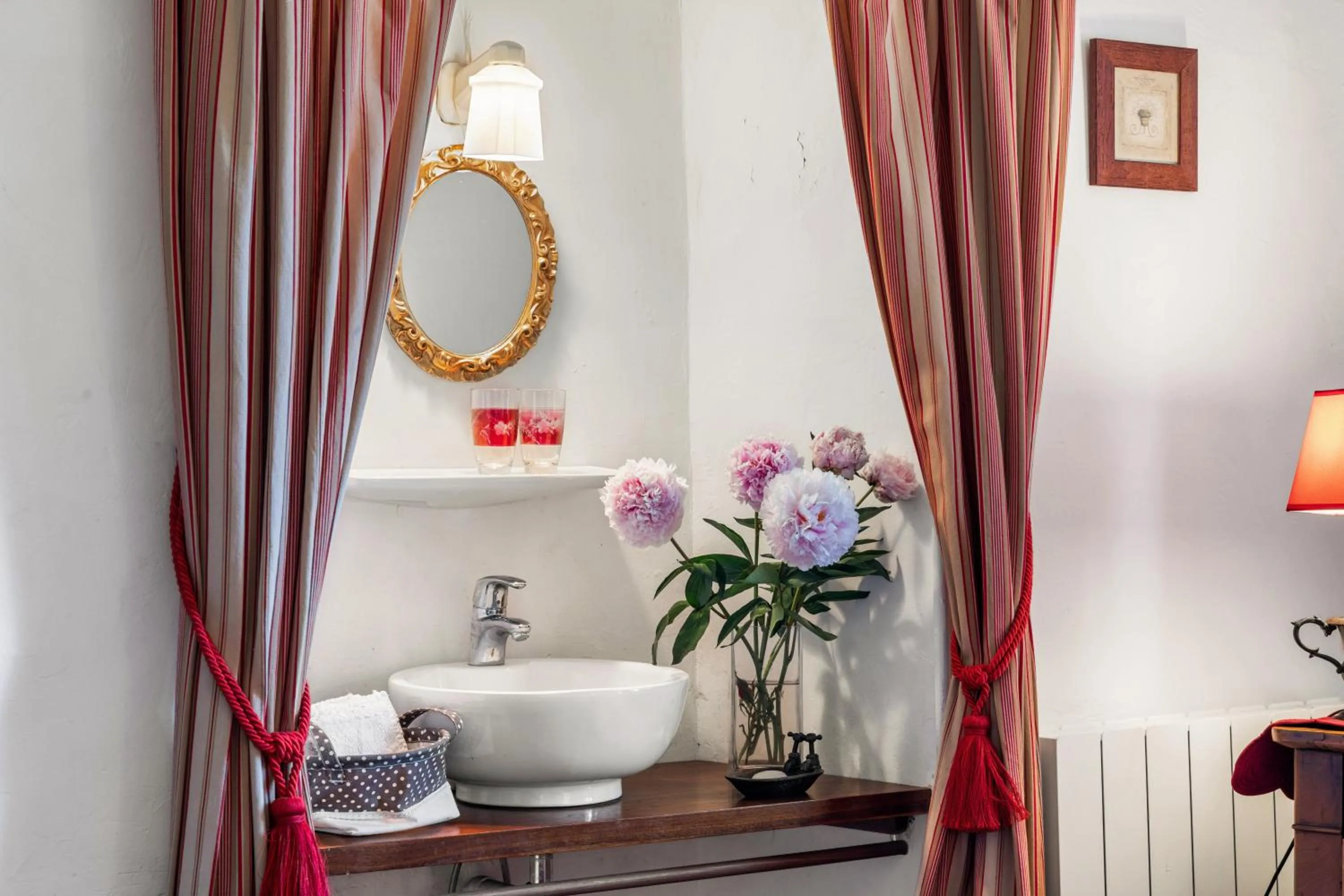 Bedroom in L'ORANGERIE Chambres d'hotes de charme