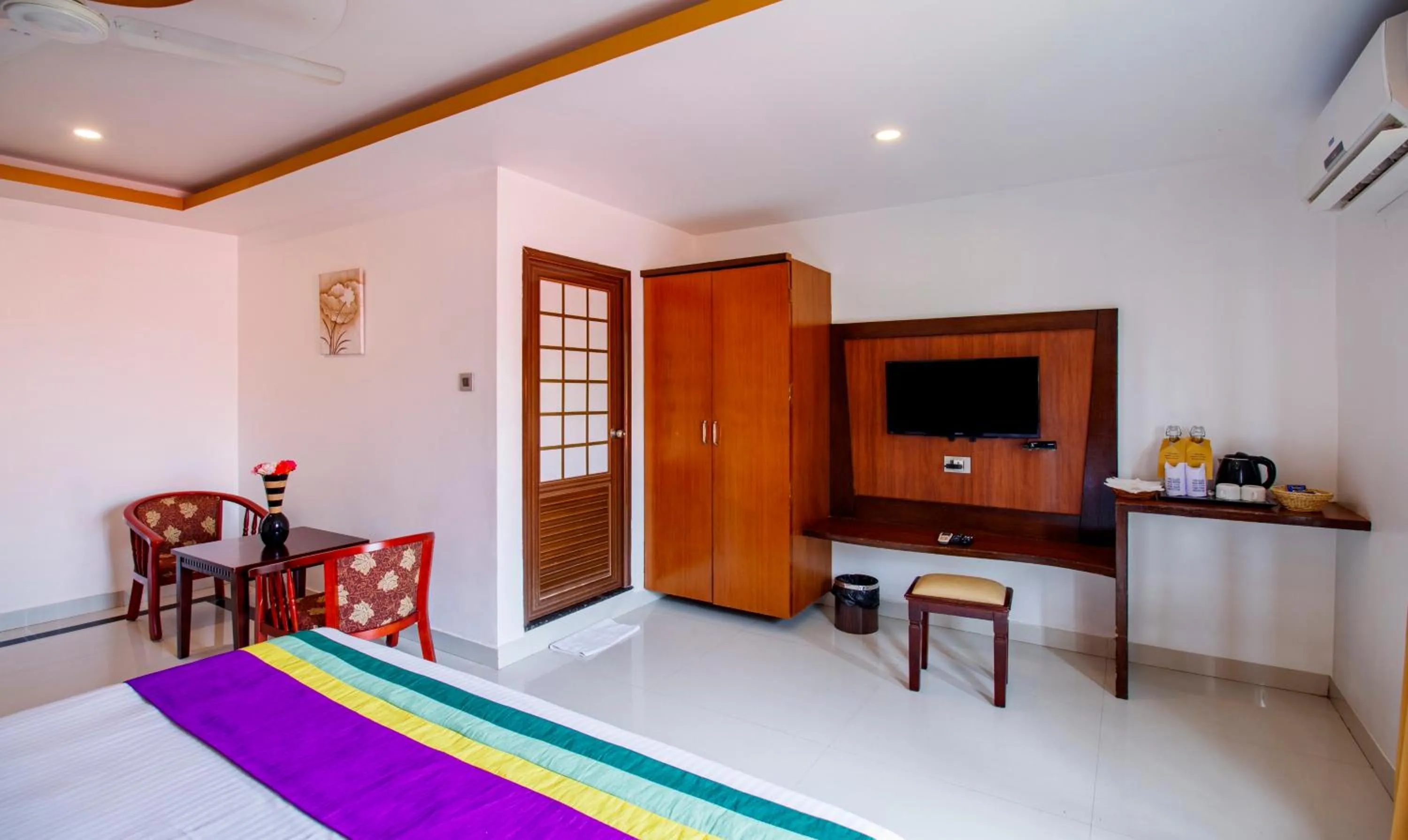 Bedroom, Bed in Treebo Premium Palmyra Milford, 2 Km From Alleppey Beach