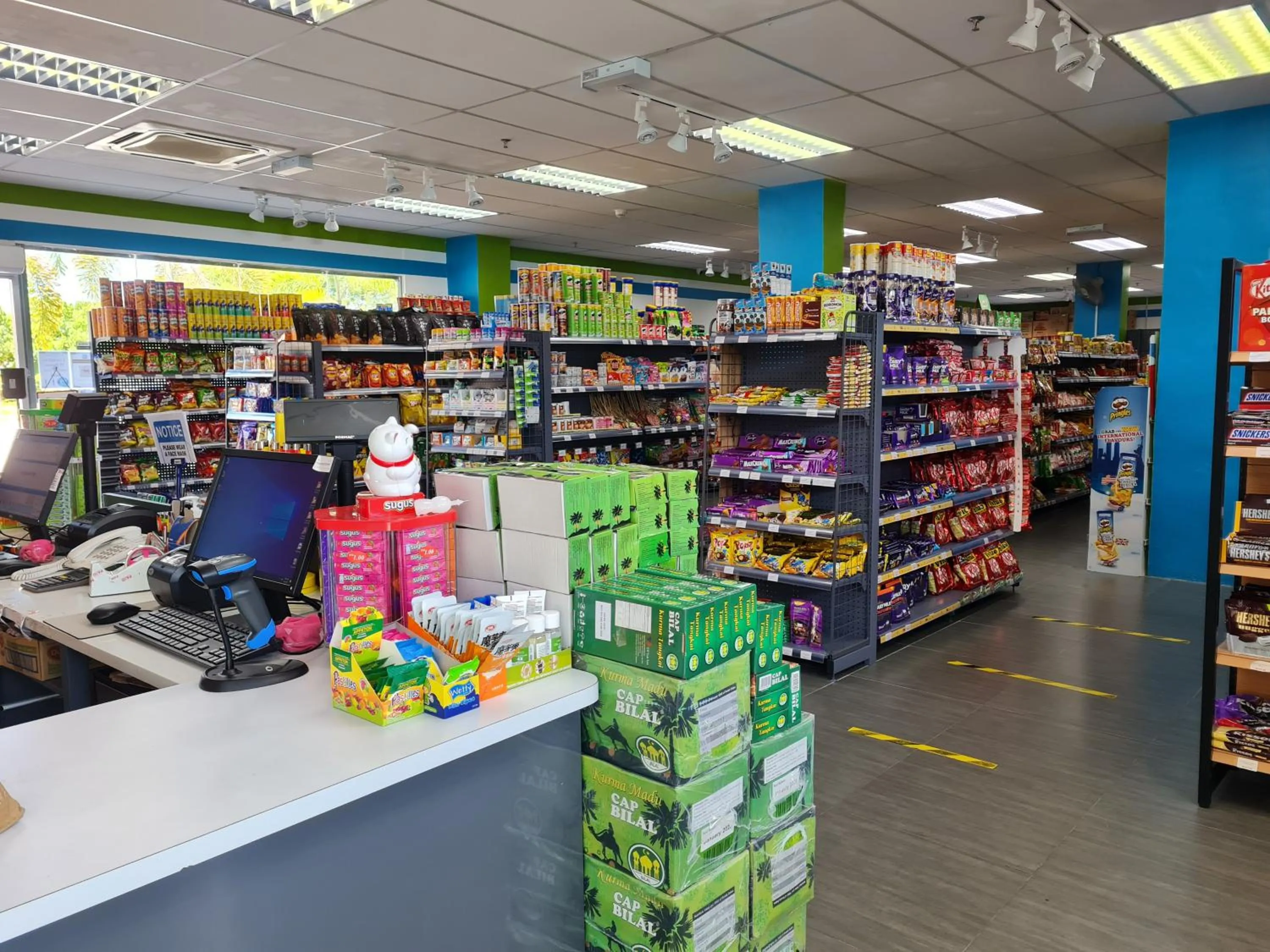 On-site shops in Hotel Labuan Point