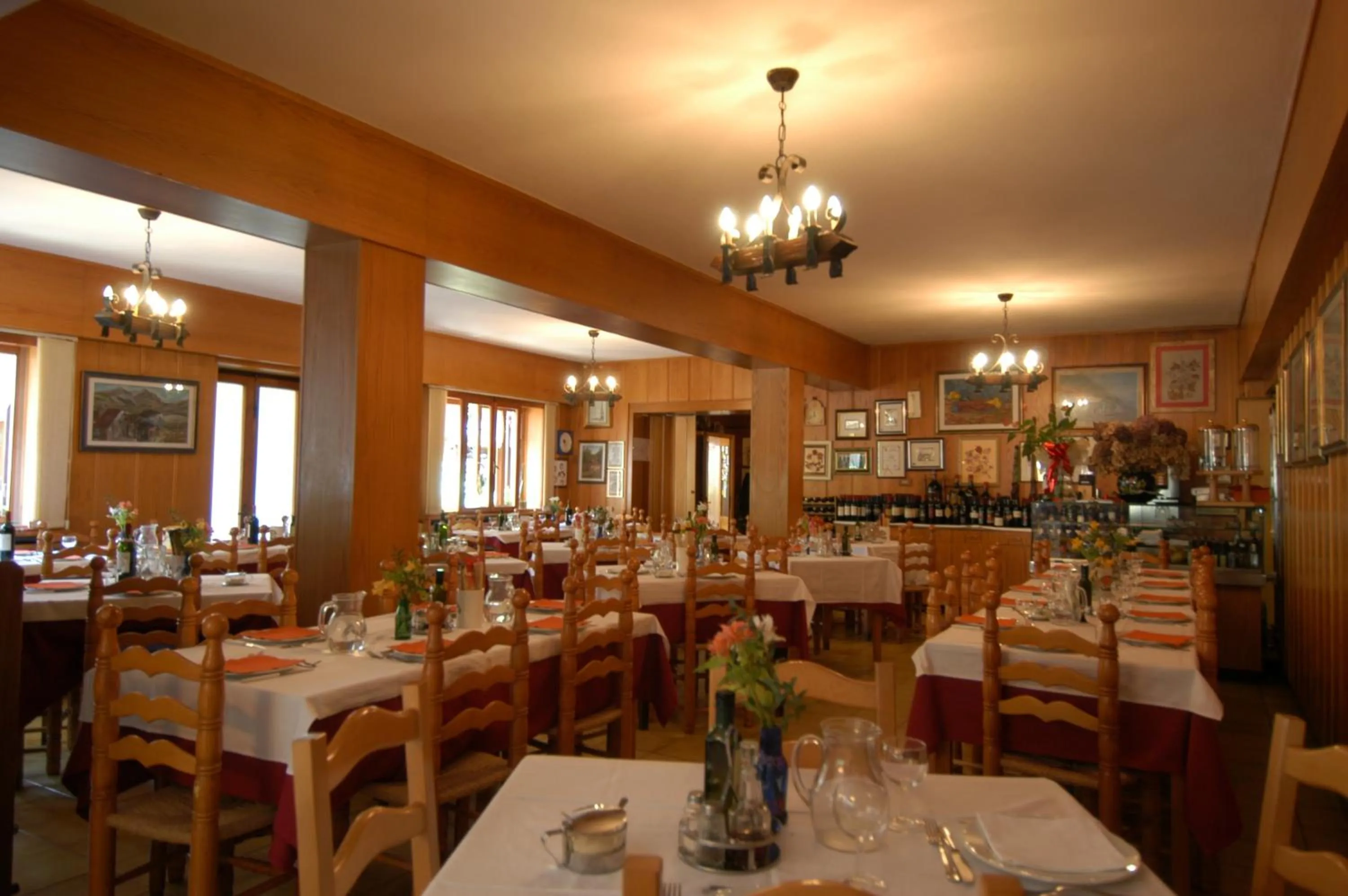 Restaurant/places to eat in Albergo Sichi