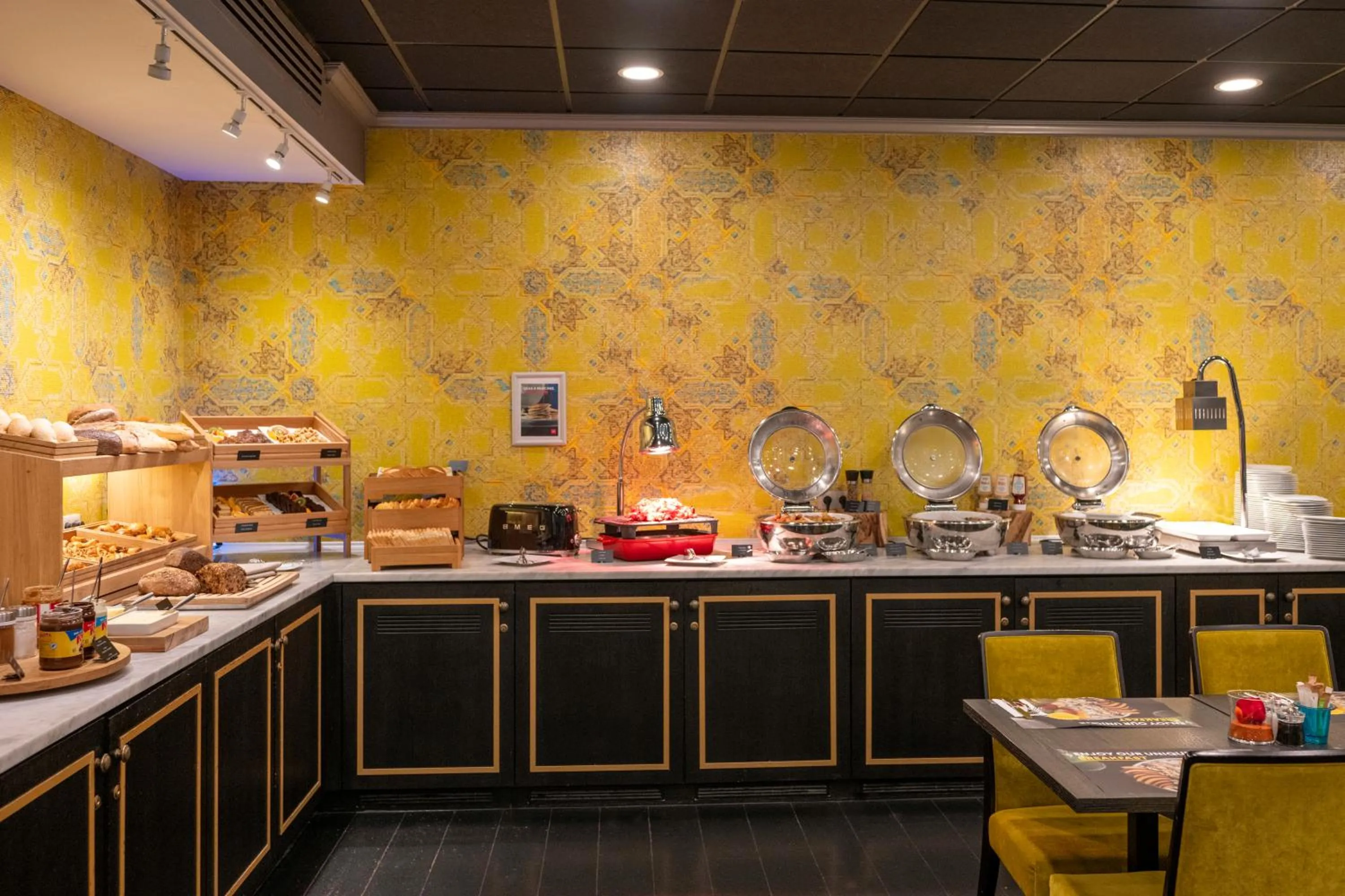 Buffet breakfast in Thon Hotel Bristol Stephanie