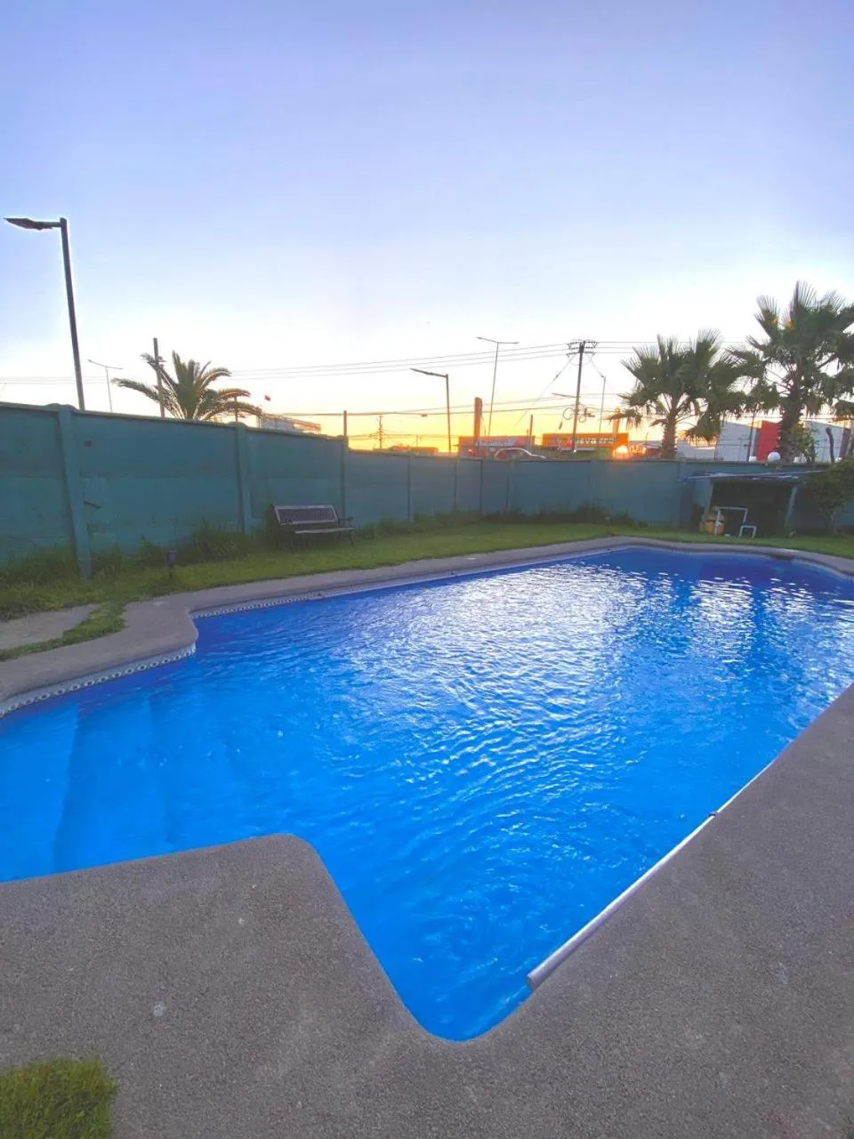Swimming pool in Hotel Econohotel
