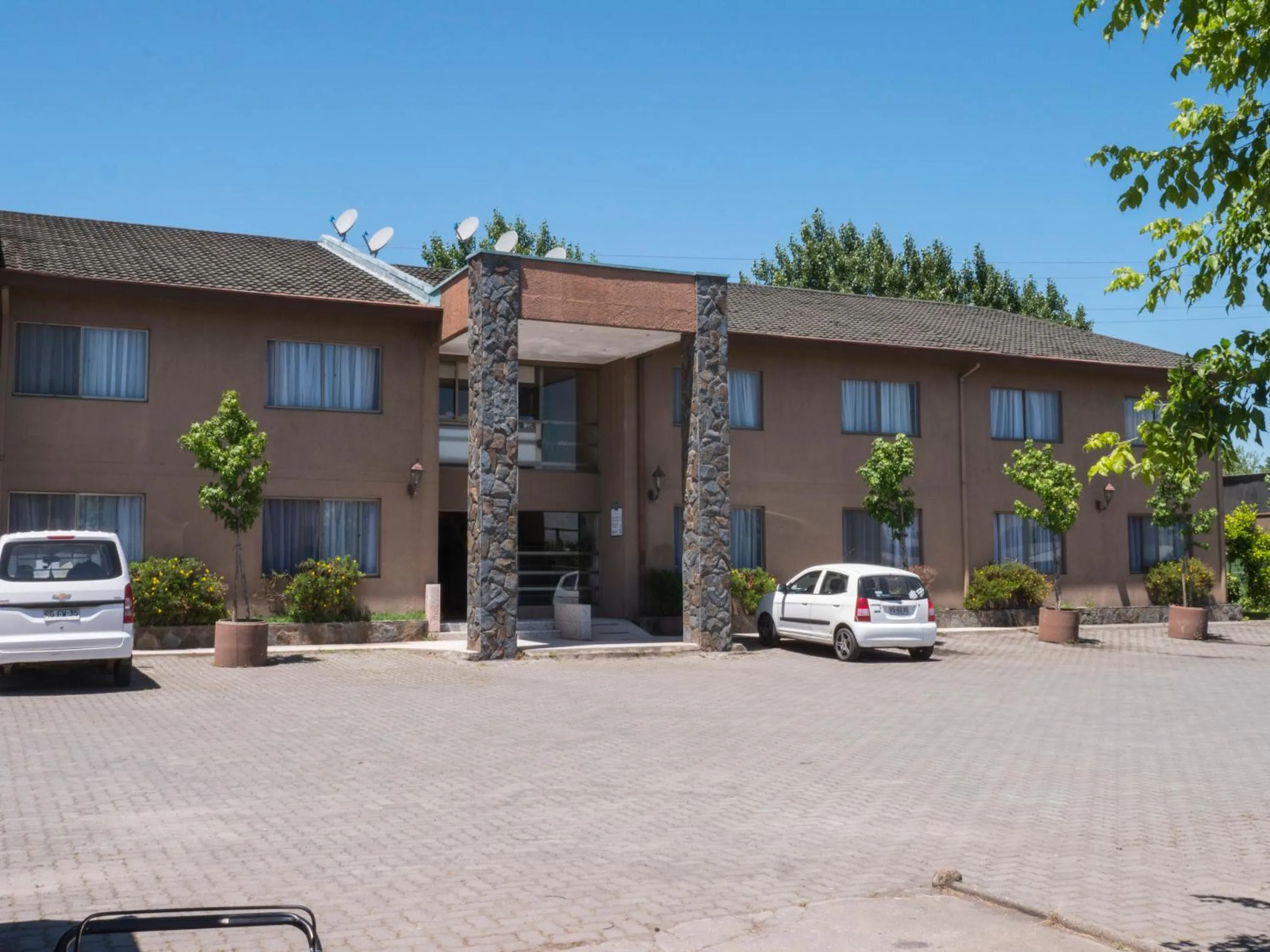 Property building in Hotel Econohotel