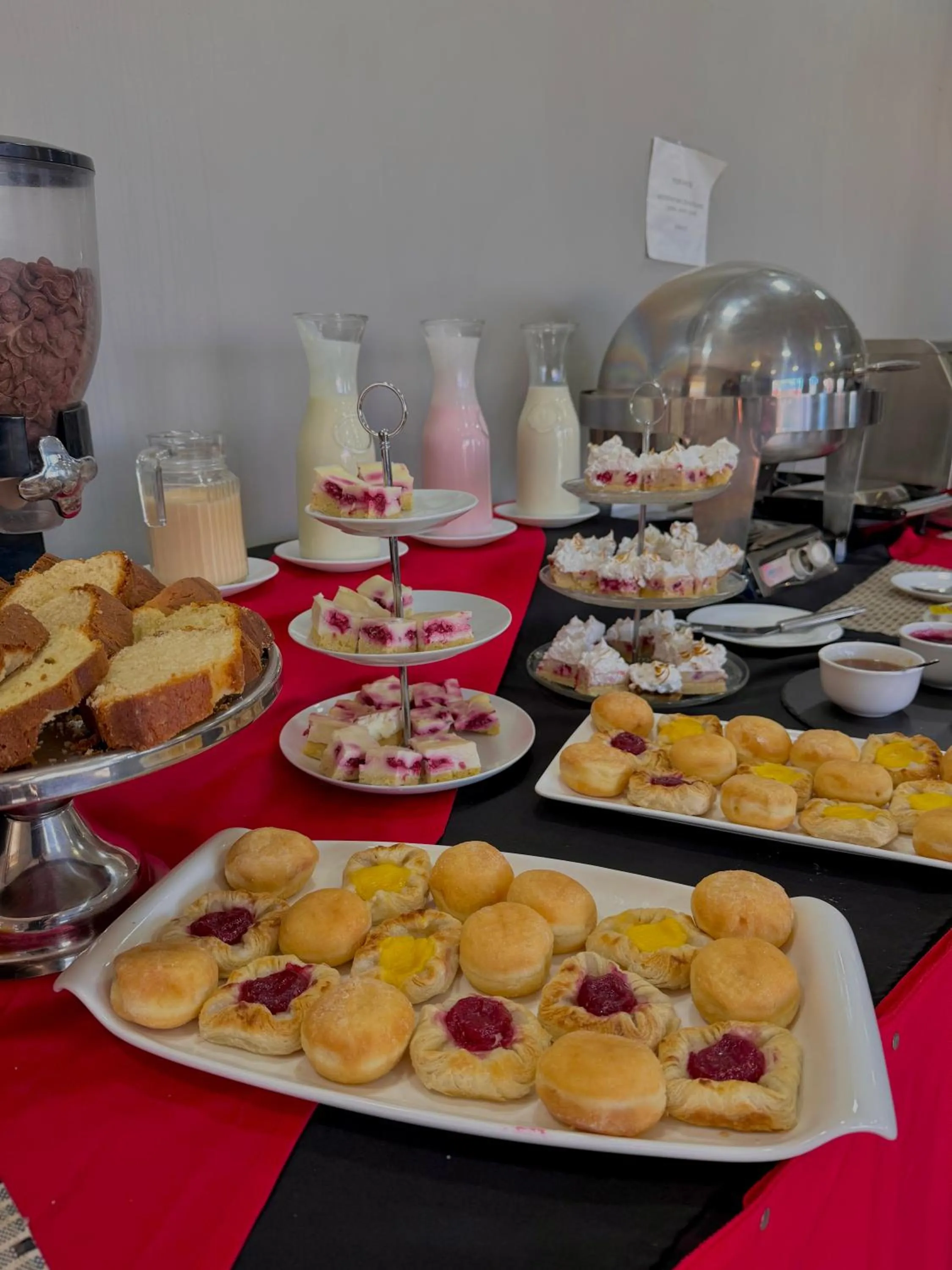 Buffet breakfast in Hotel Econohotel