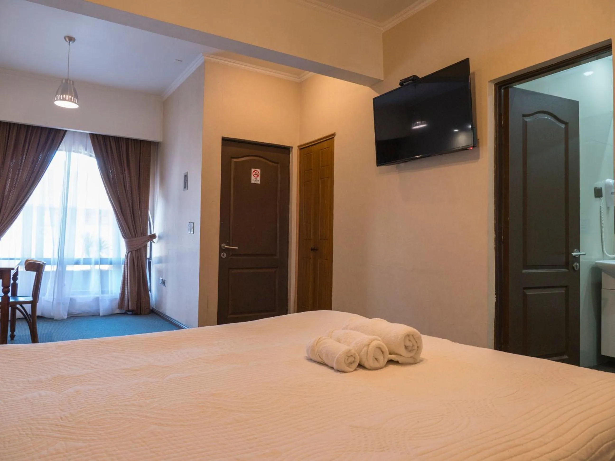 Bed in Hotel Econohotel