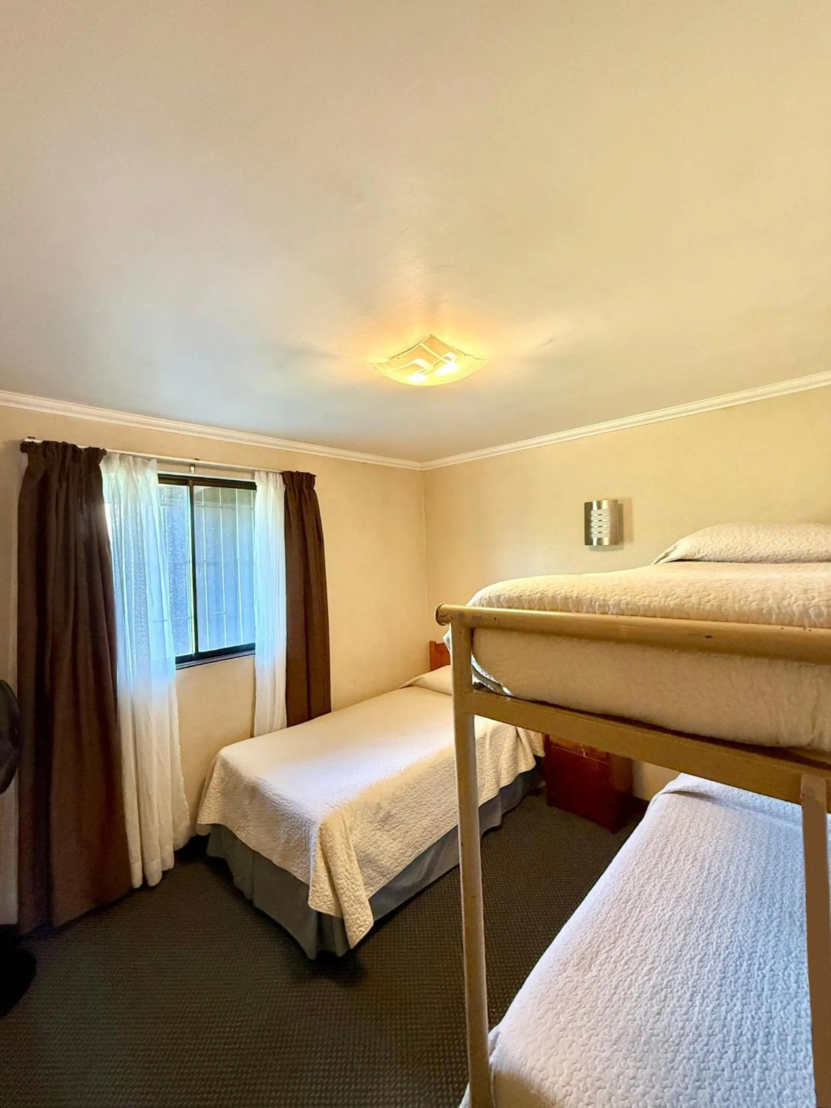 Bed in Hotel Econohotel