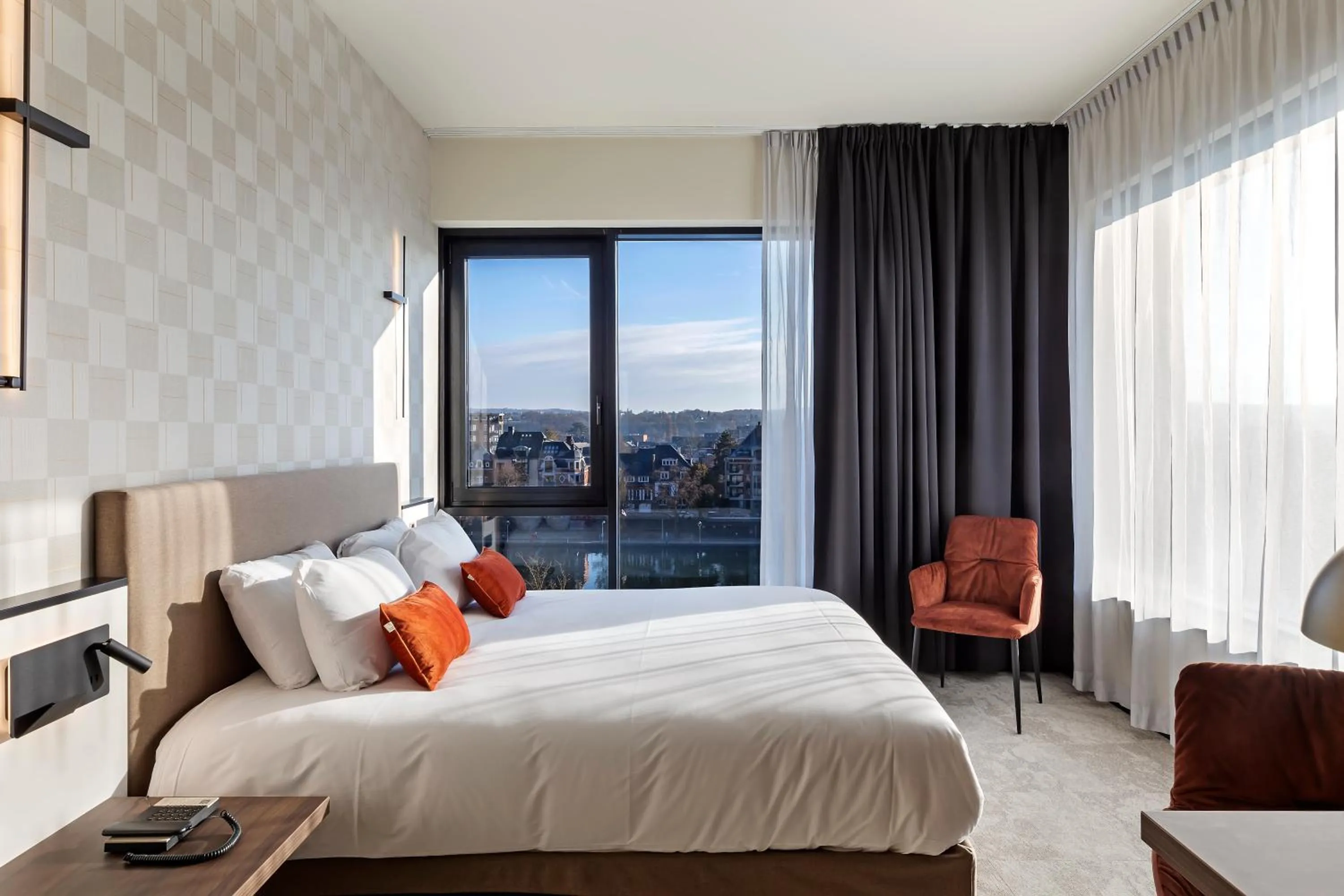 Bedroom, Bed in Mercure Namur Hotel