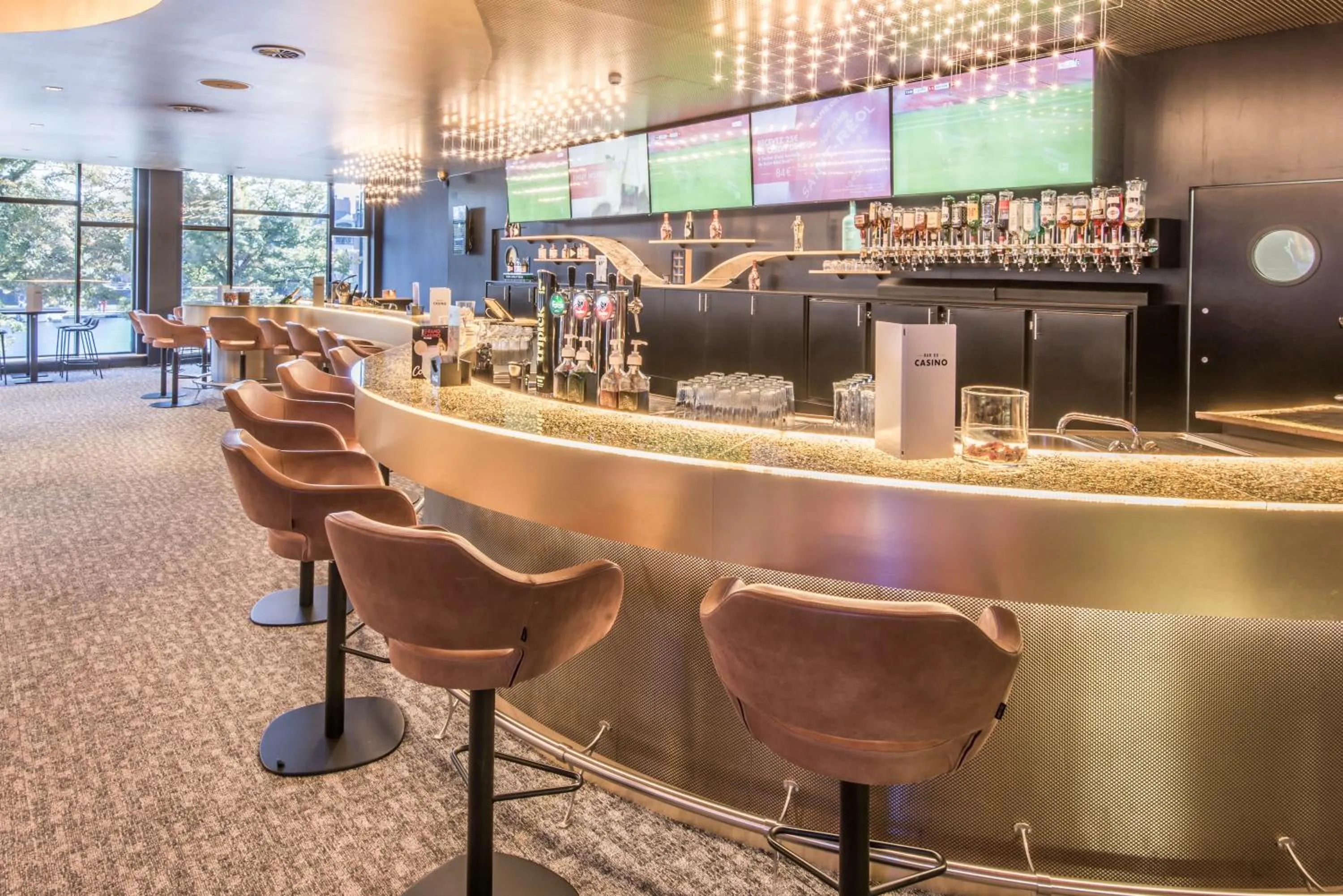 Lounge or bar in Mercure Namur Hotel