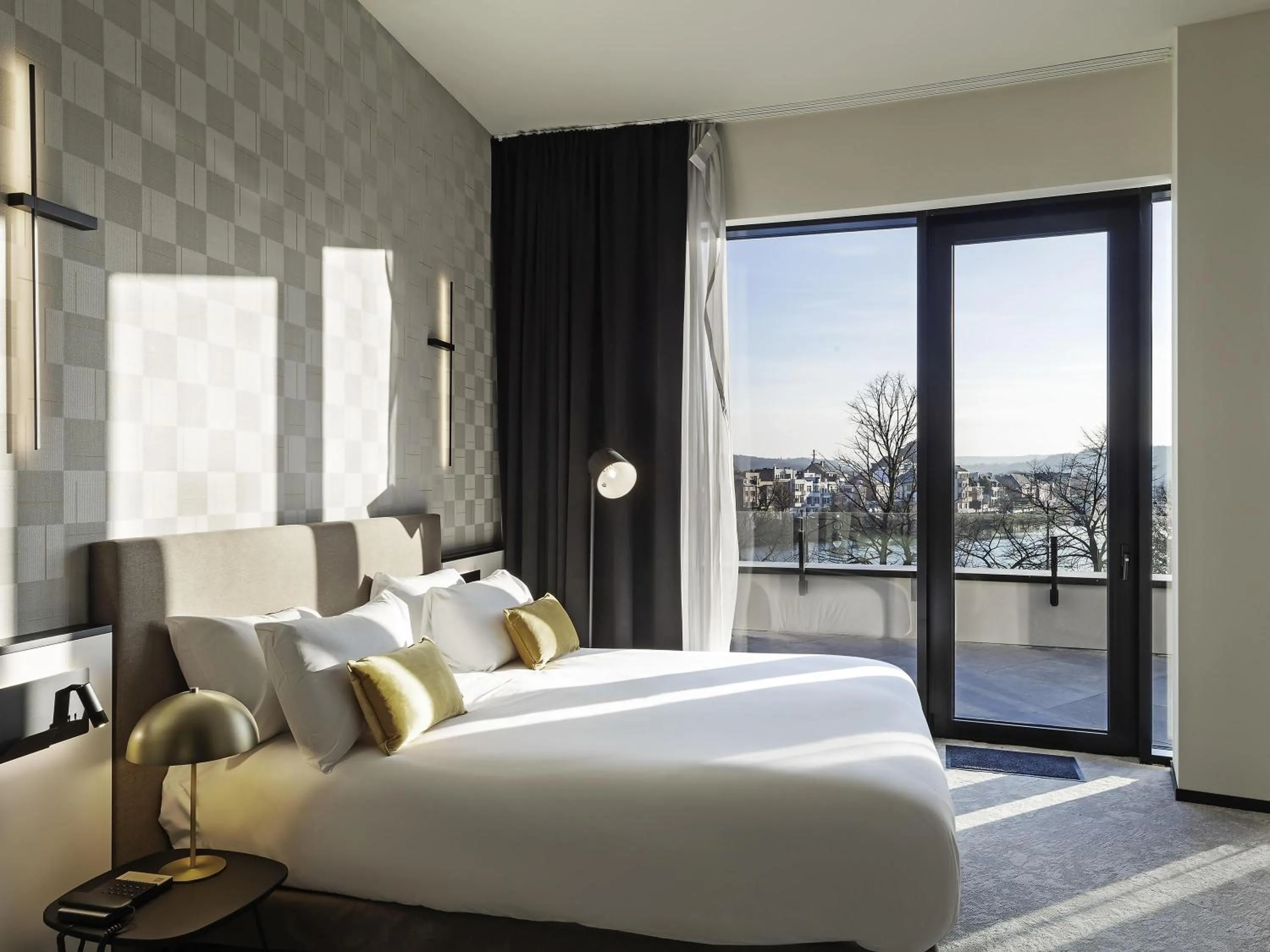 Bedroom, Bed in Mercure Namur Hotel