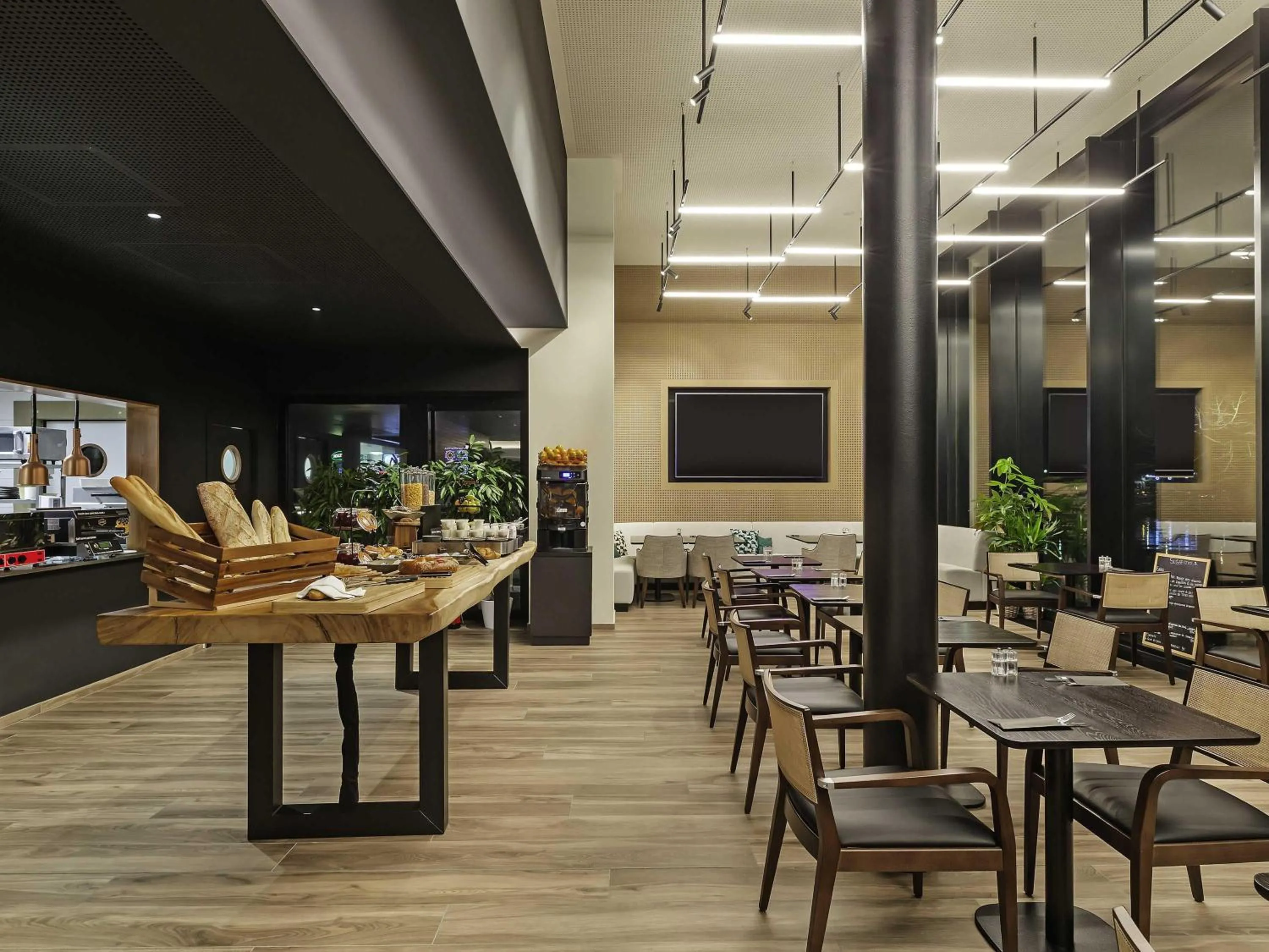 Breakfast in Mercure Namur Hotel