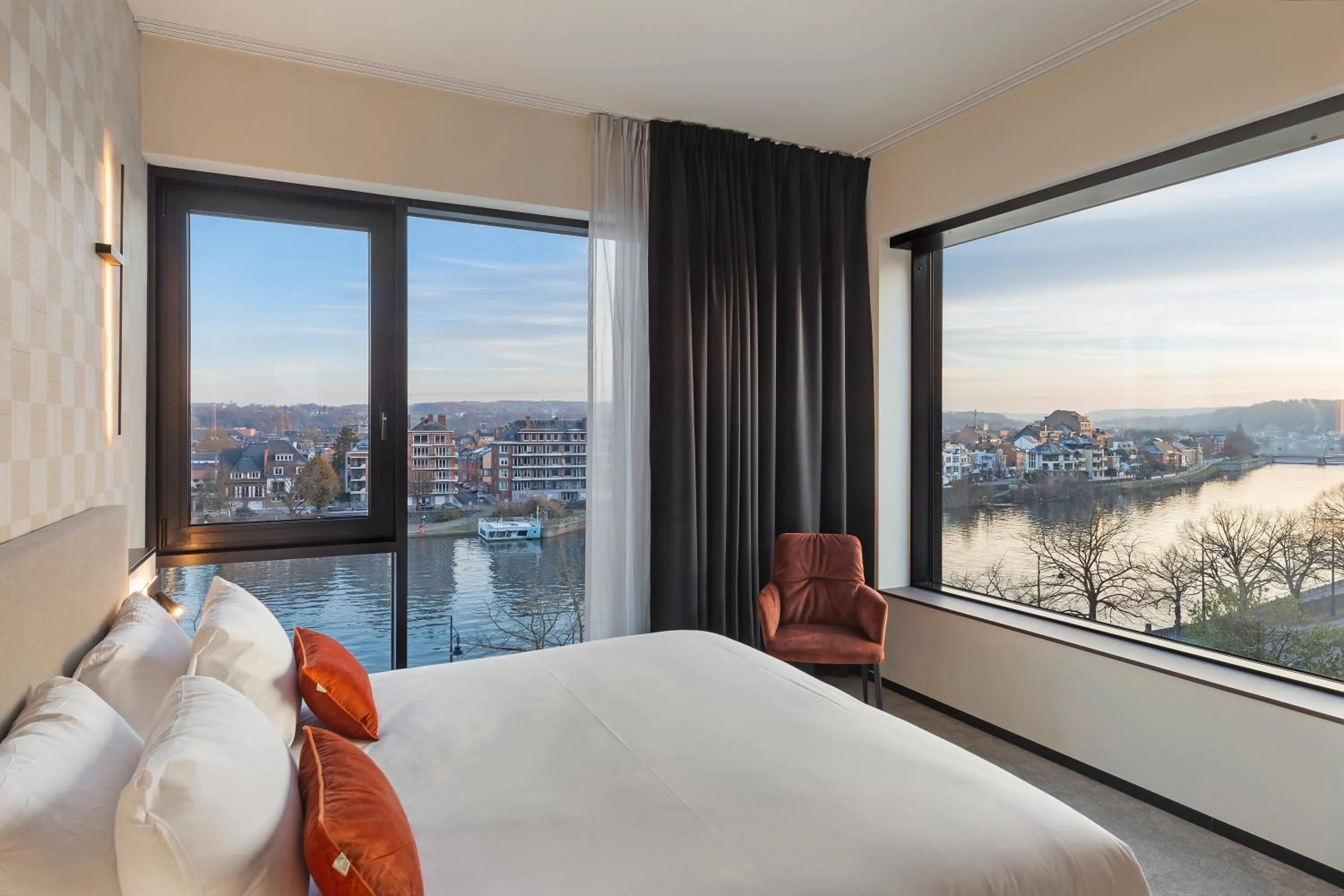 River view, Bed in Mercure Namur Hotel