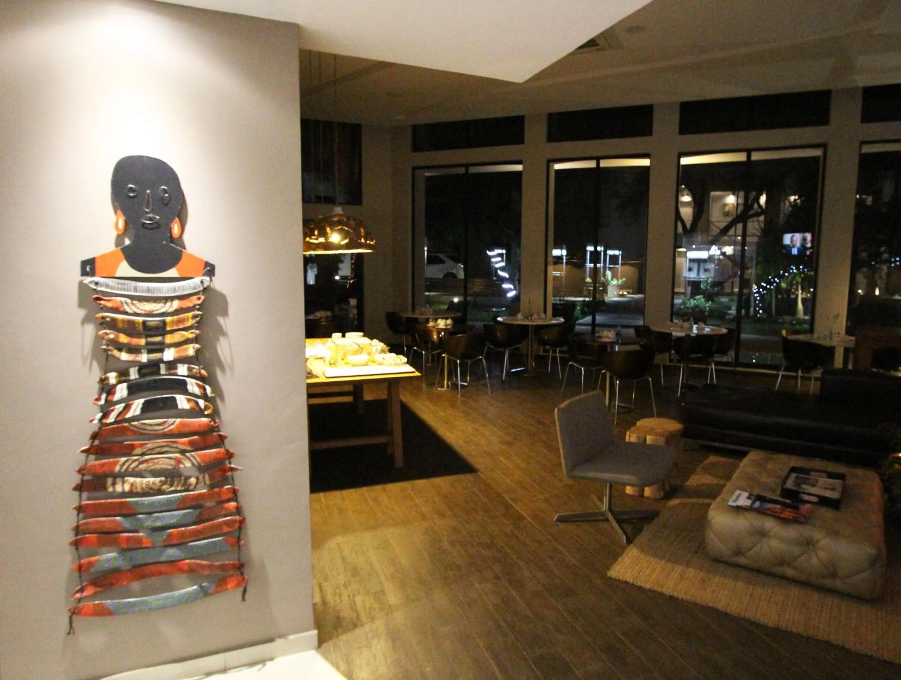 Restaurant/places to eat in The Lakes Boutique Lodge