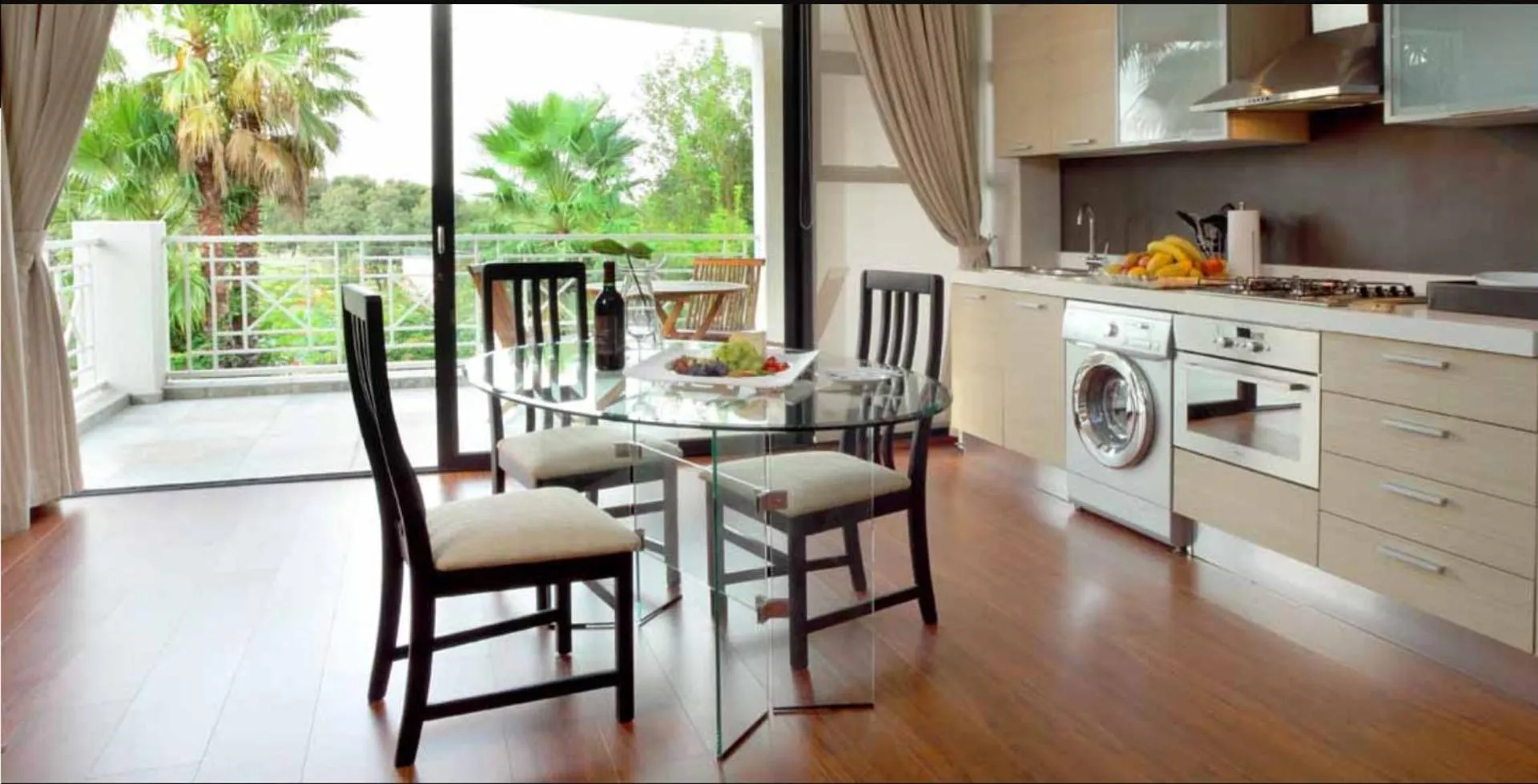 Kitchen or kitchenette in The Lakes Boutique Lodge