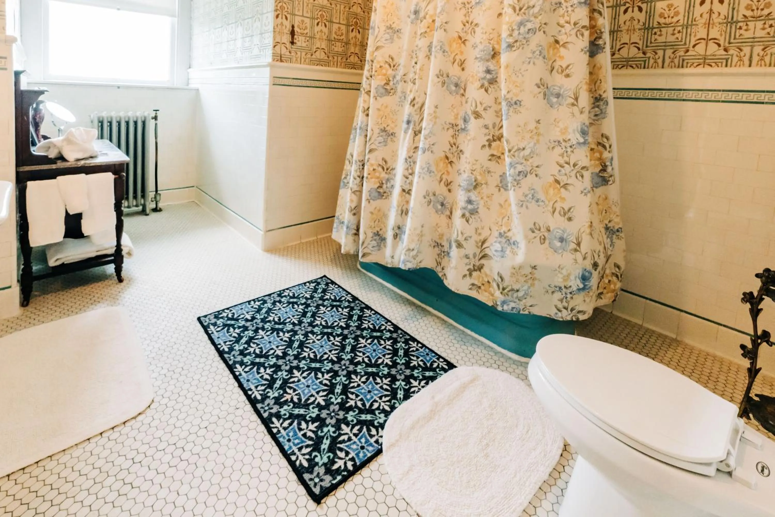 Bathroom in Mercersburg Inn