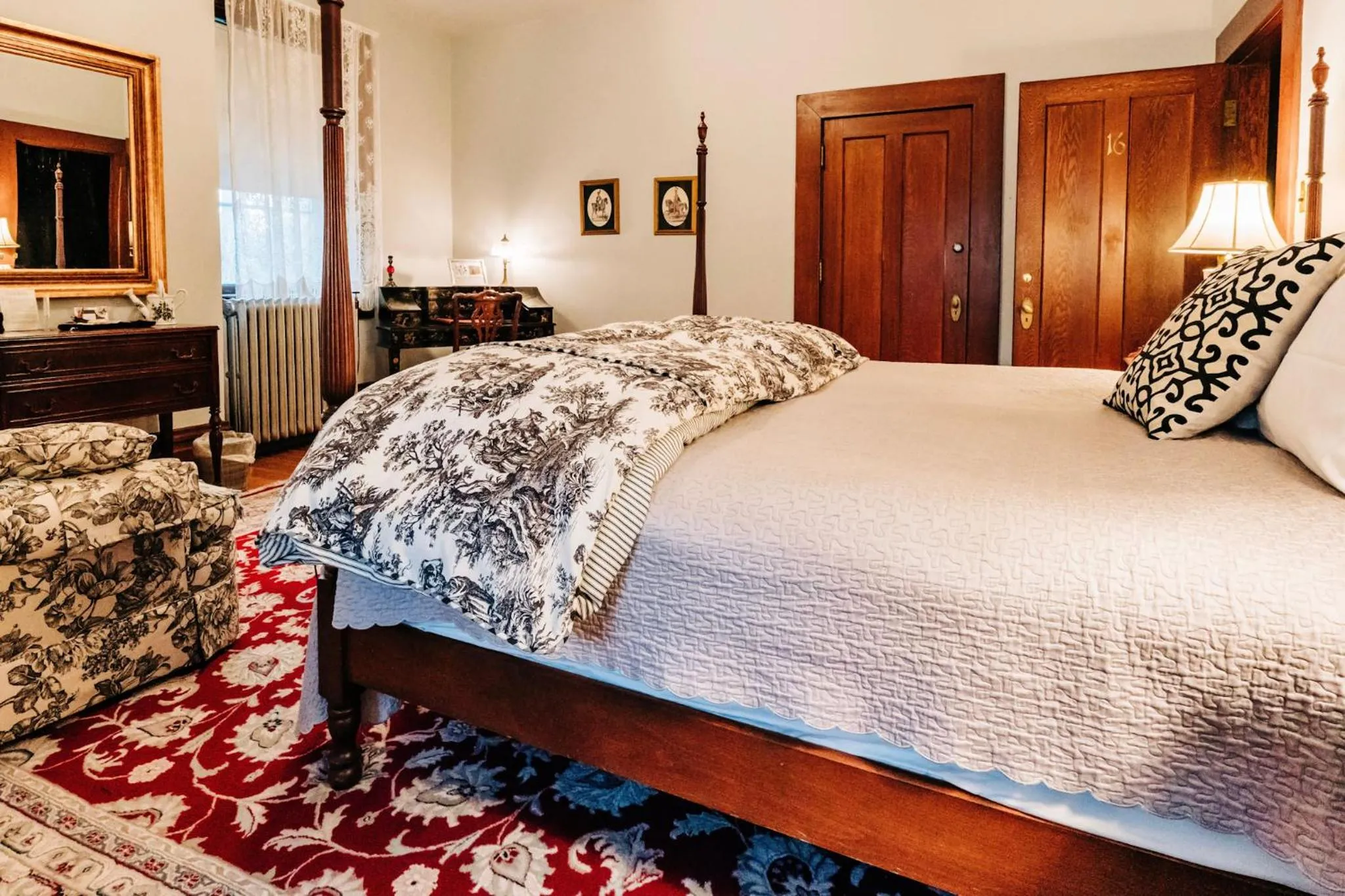 Bedroom, Bed in Mercersburg Inn