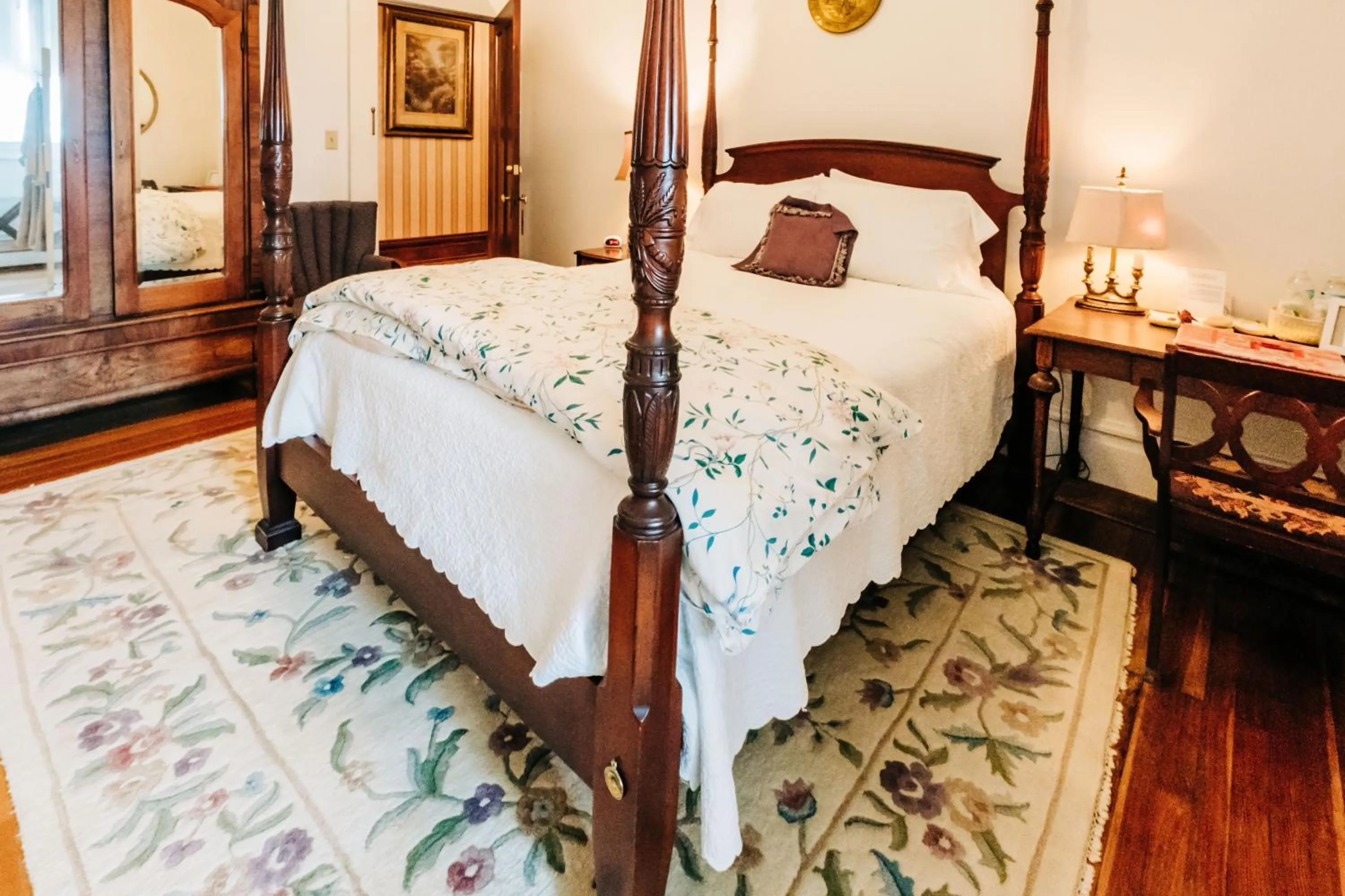 Bedroom, Bed in Mercersburg Inn