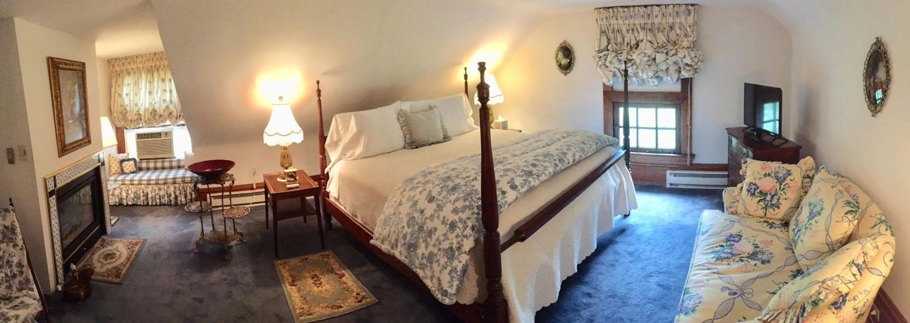 Bedroom, Bed in Mercersburg Inn
