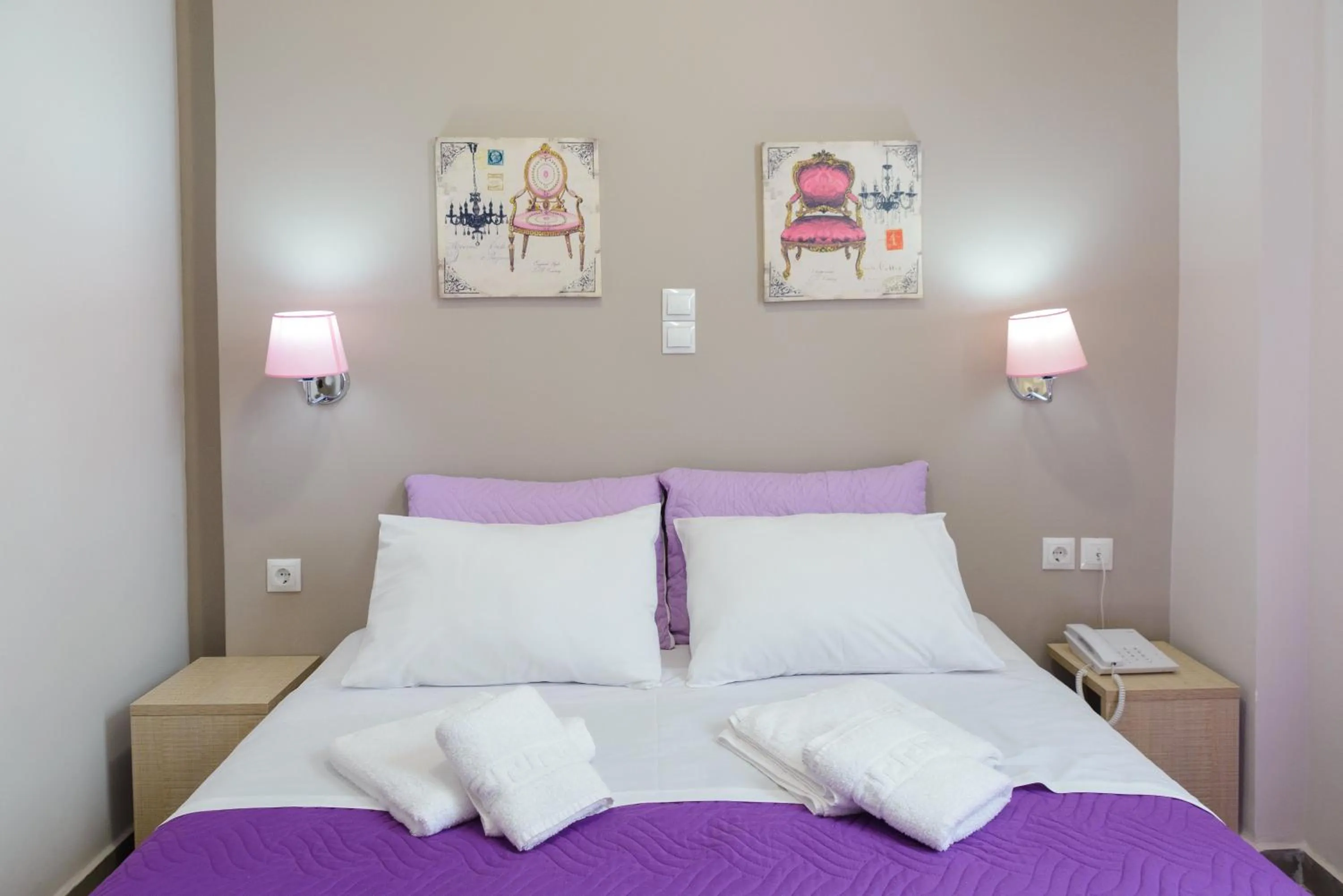 Bedroom, Bed in LUX Hotel