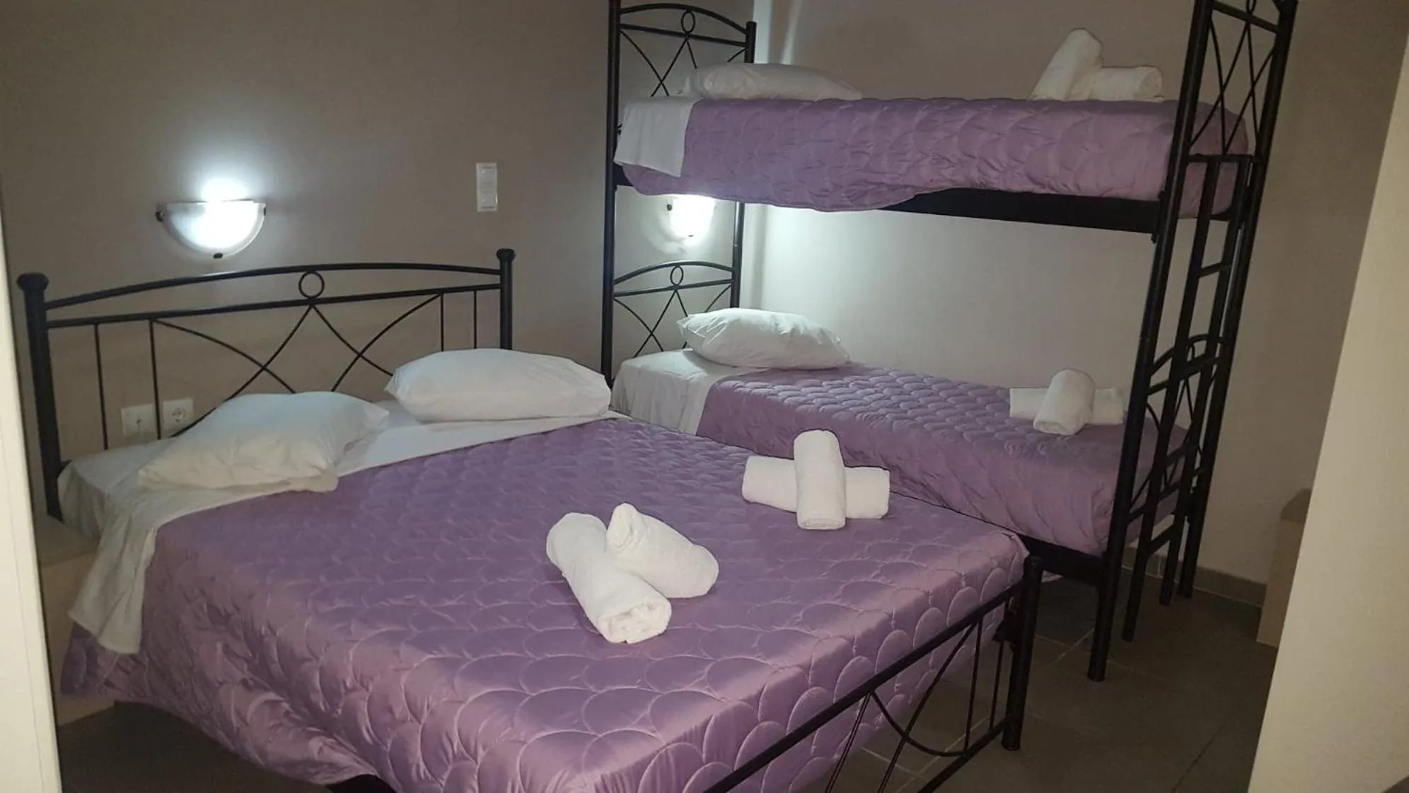 bunk bed, Bed in LUX Hotel