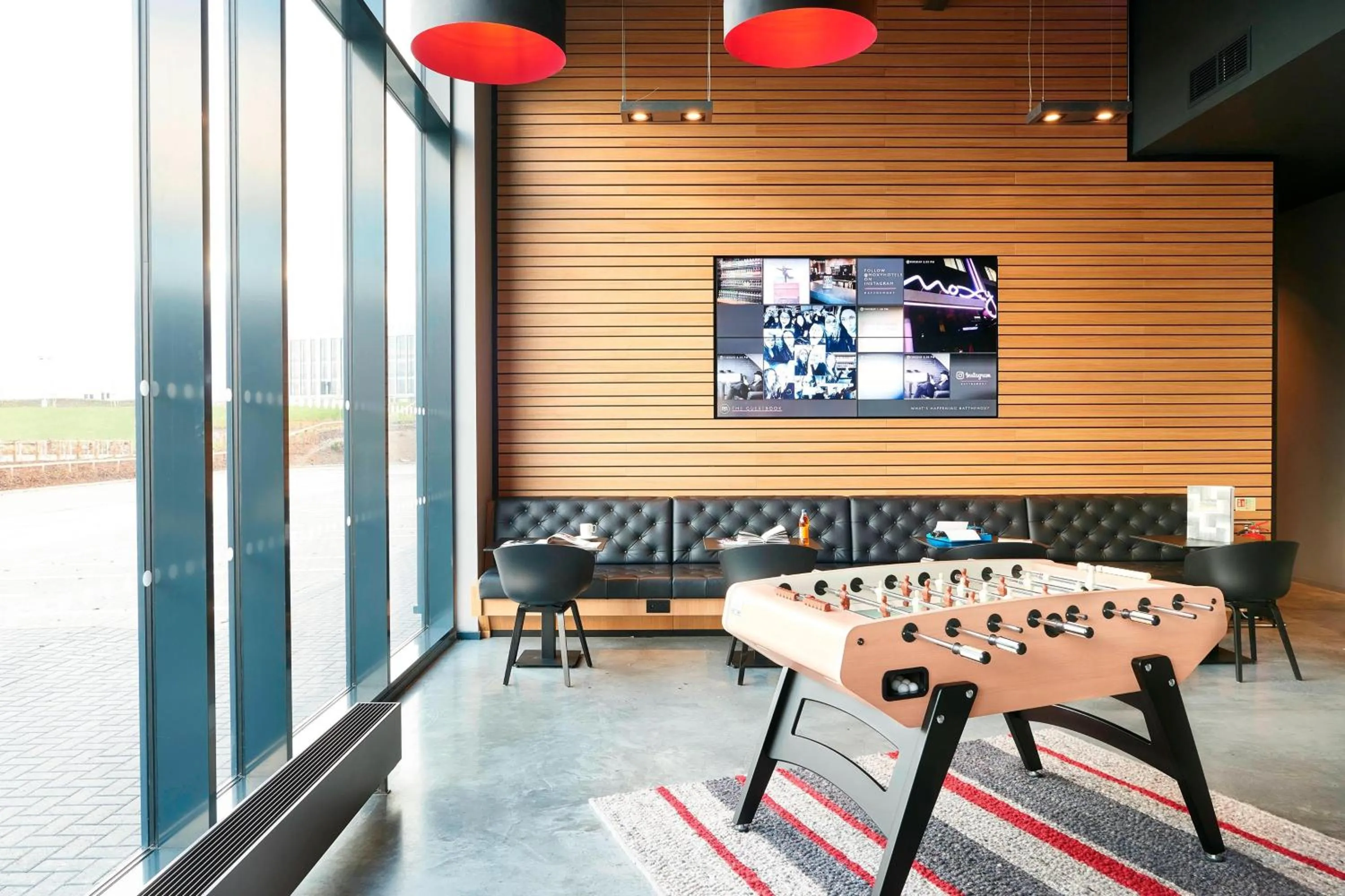 Living room in Moxy Aberdeen Airport