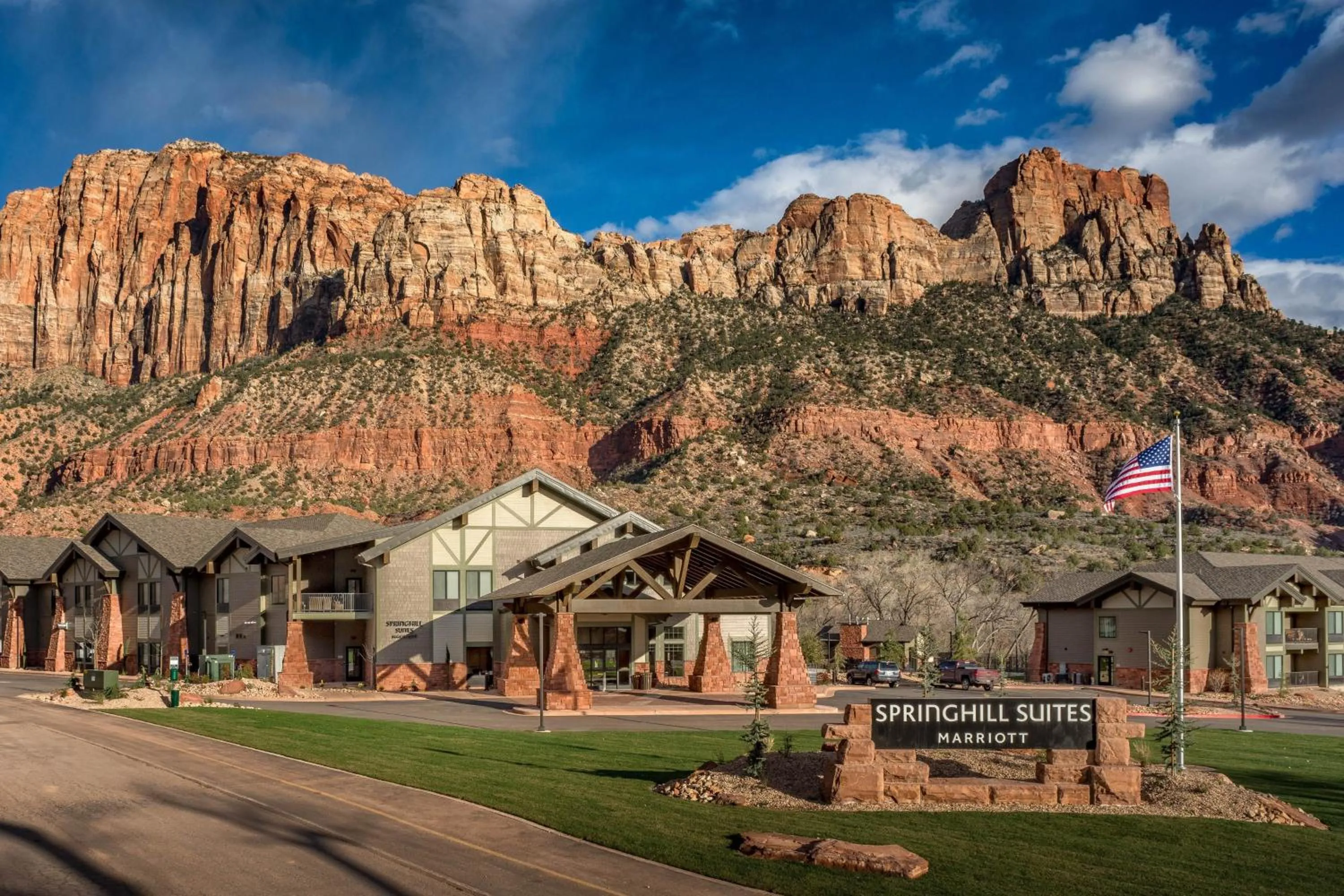 Property building in SpringHill Suites by Marriott Springdale Zion National Park