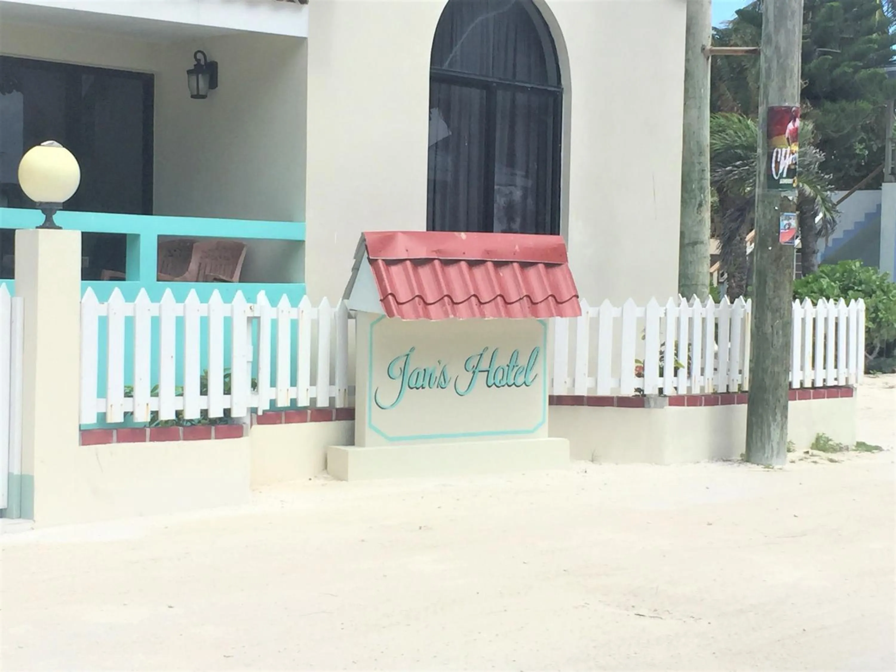 Property logo or sign in Jan's Hotel