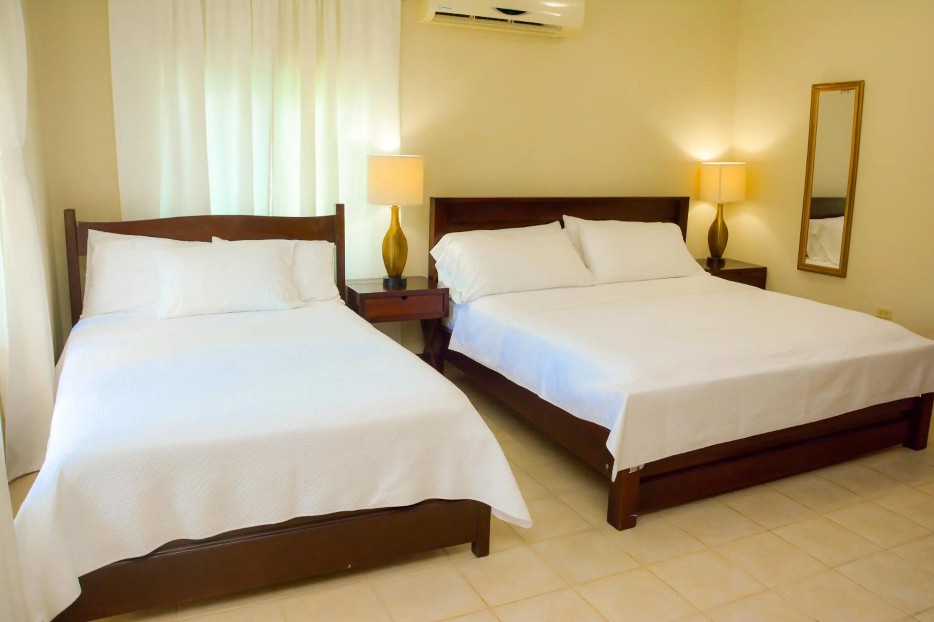 Photo of the whole room, Bed in Jan's Hotel