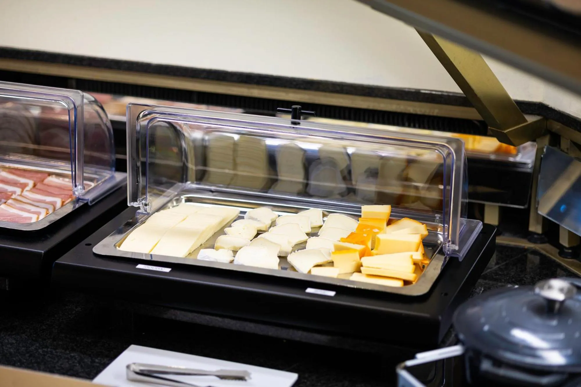 Breakfast in B&B HOTEL Mons Centre