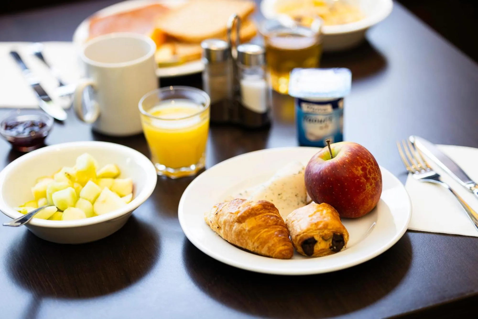 Breakfast in B&B HOTEL Mons Centre