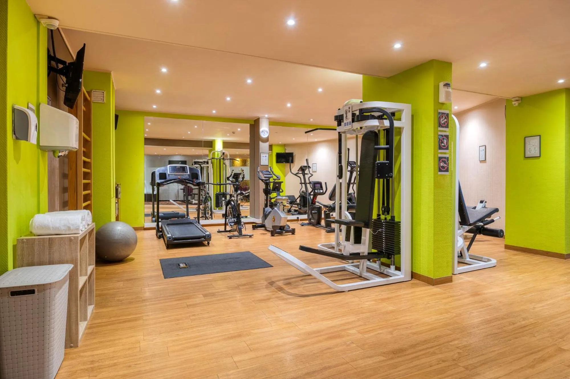 Sports in B&B HOTEL Mons Centre